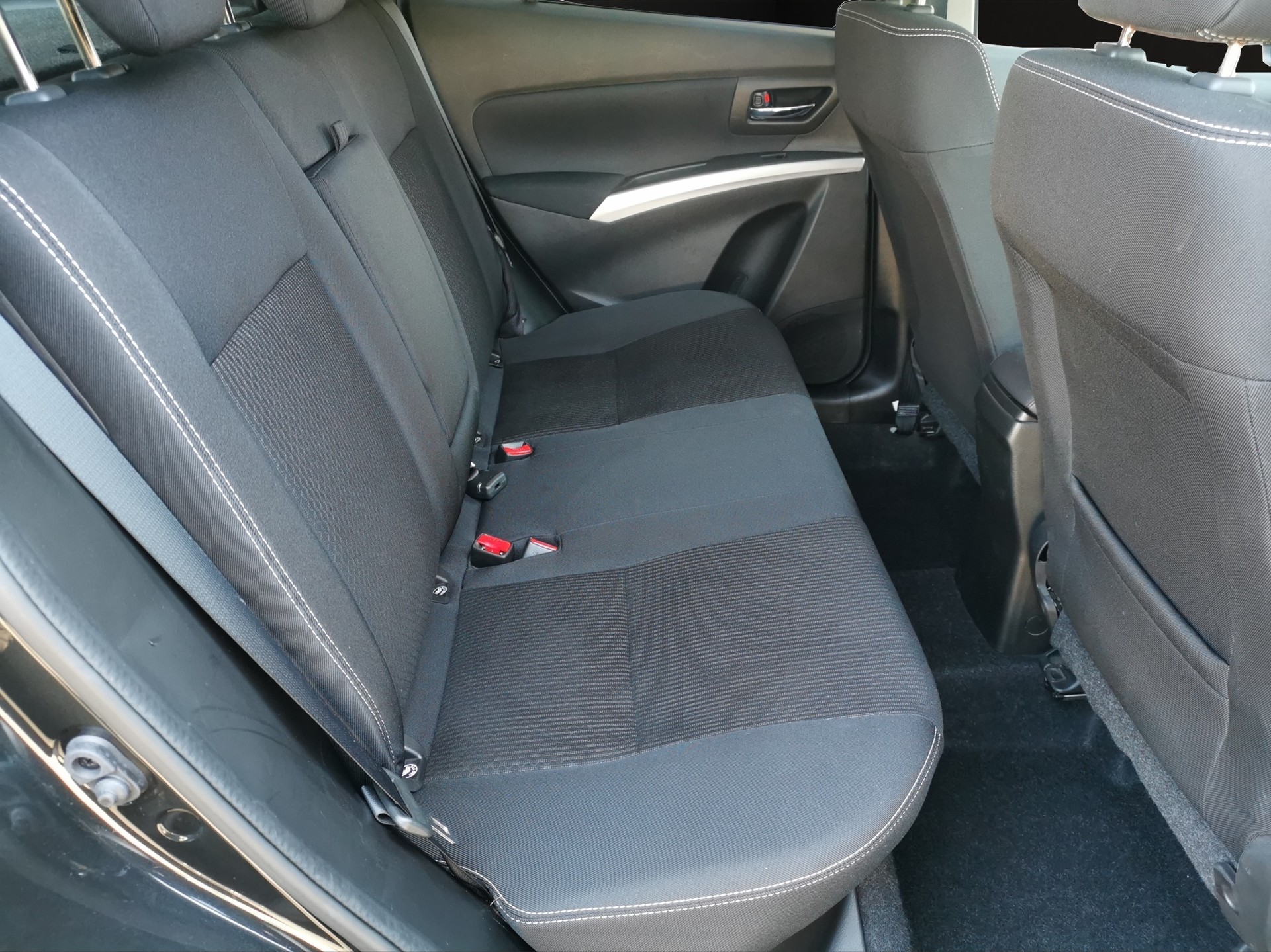 SUZUKI SX4 S-Cross 1.4 16V Generation Hybrid 4WD-image-8