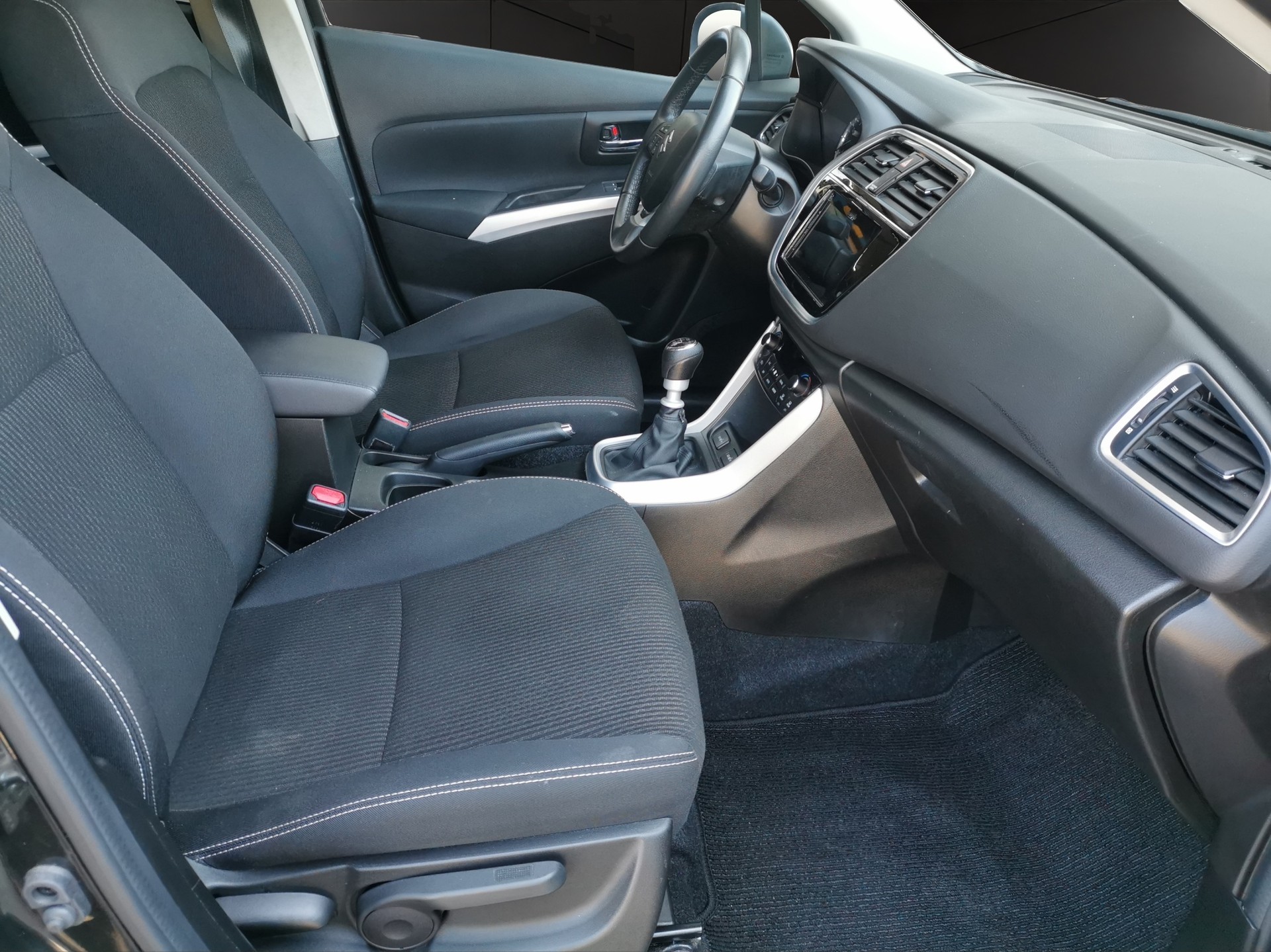 SUZUKI SX4 S-Cross 1.4 16V Generation Hybrid 4WD-image-9