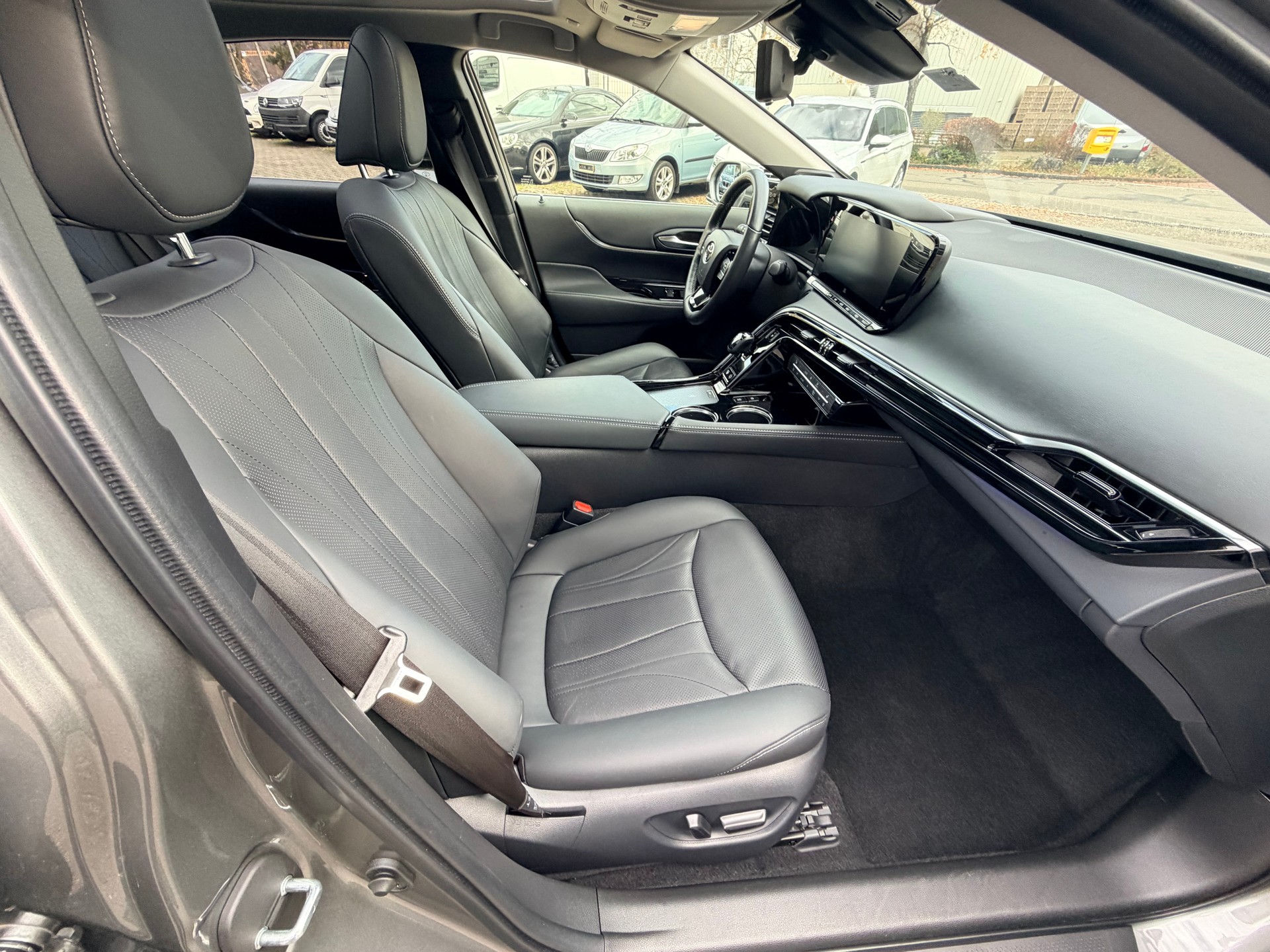 TOYOTA Mirai Fuel cell Platinum-image-8