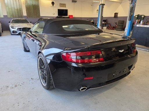 ASTON MARTIN V8 Vantage 4.7 Sportshift-image-3