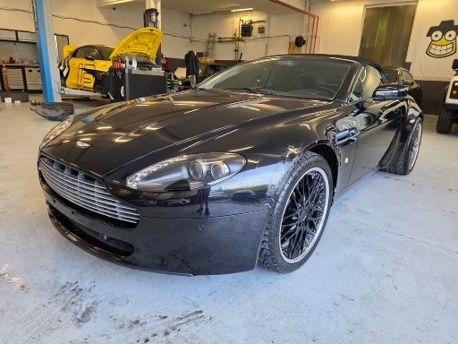 ASTON MARTIN V8 Vantage 4.7 Sportshift-image-1