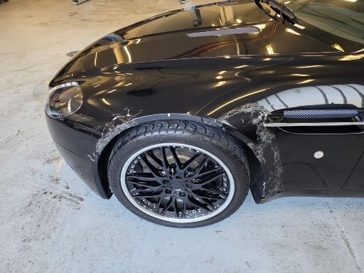 ASTON MARTIN V8 Vantage 4.7 Sportshift-image-2