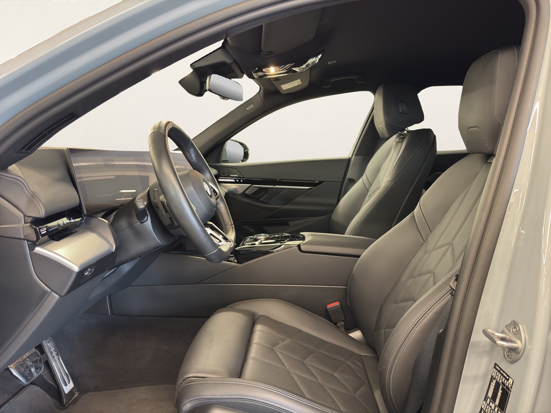 BMW 520d xDrive 48V M Sport-image-9