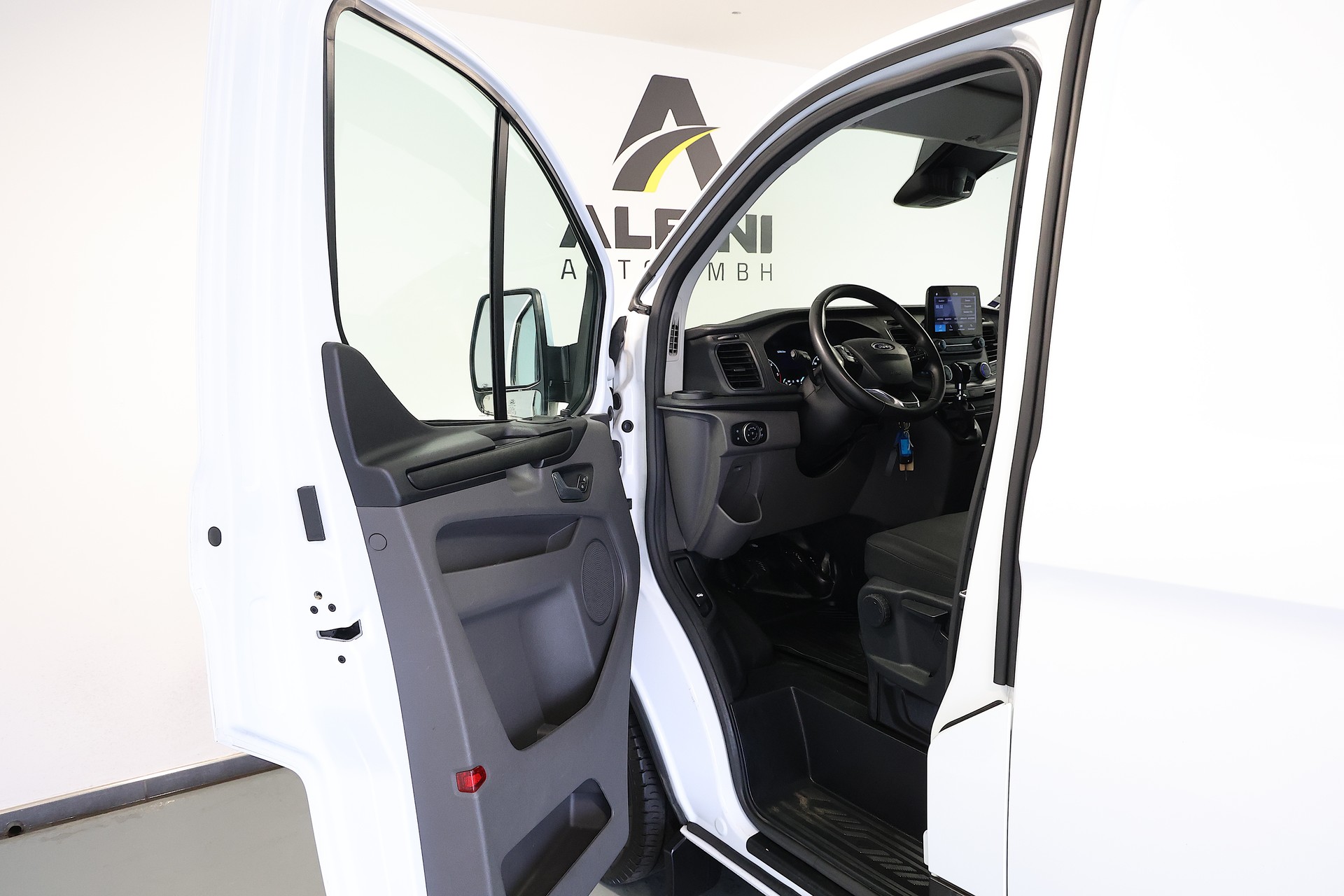 FORD Transit Custom Van 320 L2H1 Trend-image-4