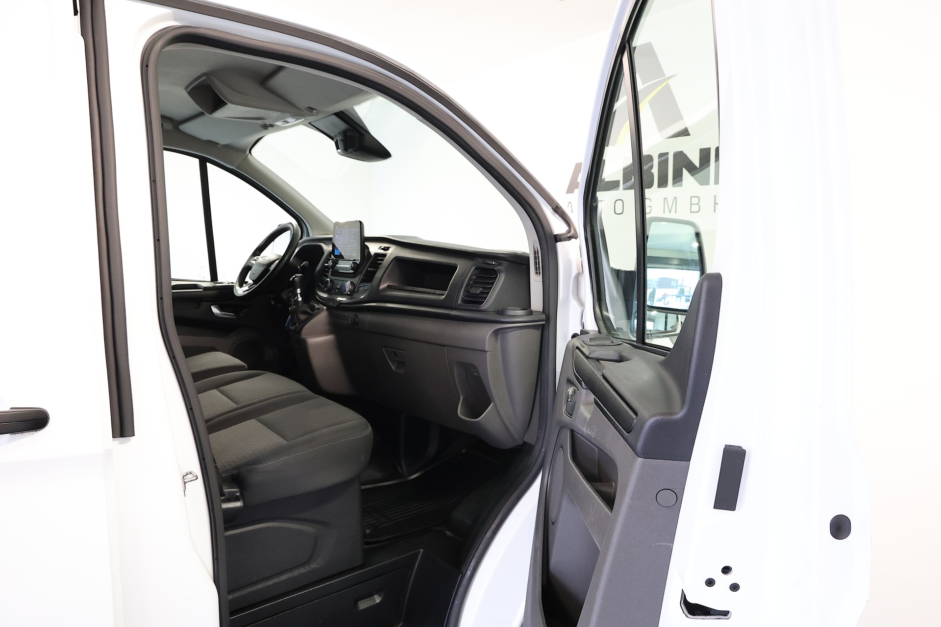 FORD Transit Custom Van 320 L2H1 Trend-image-10