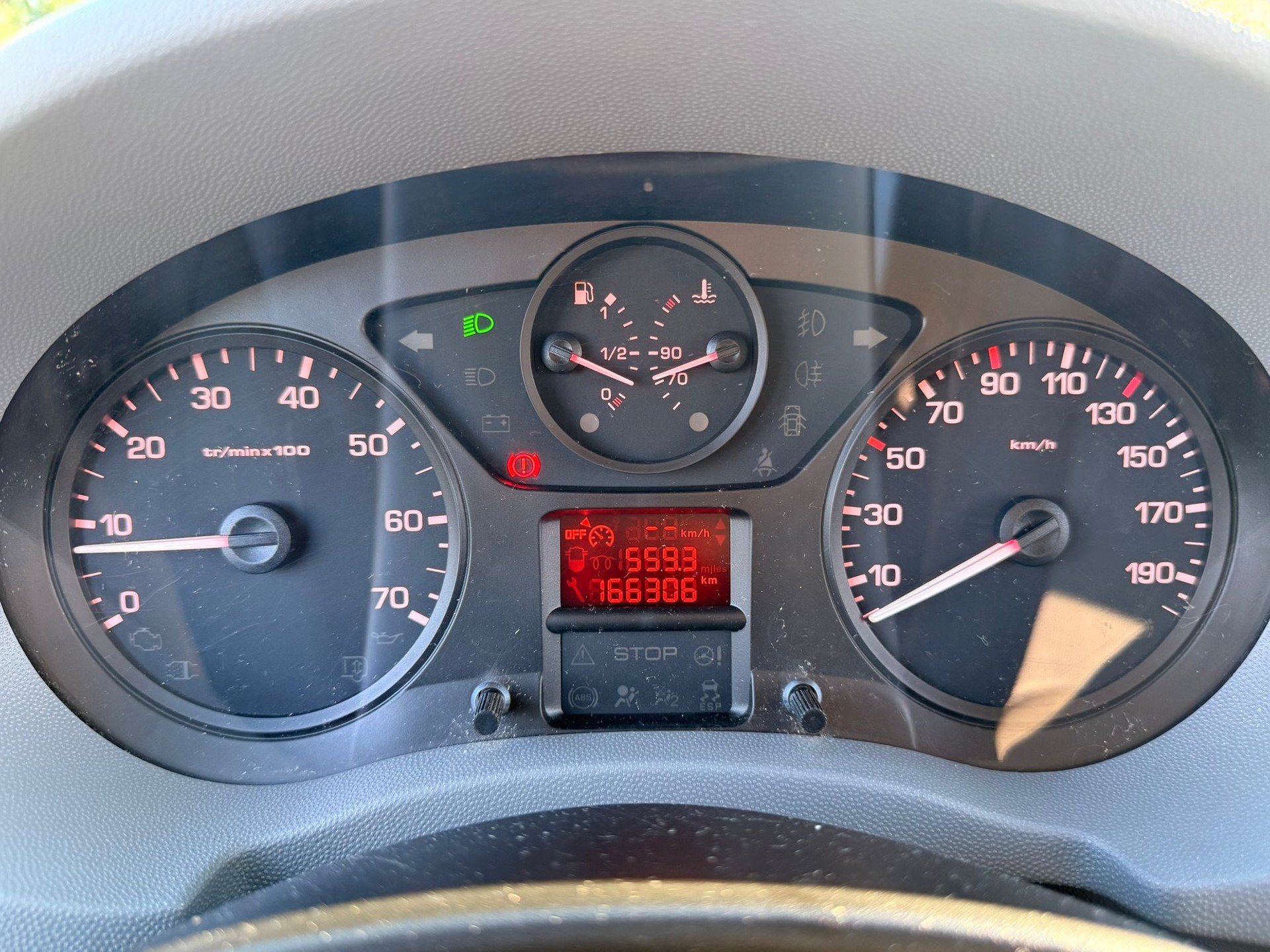 PEUGEOT Expert Tepee 2.0 HDi Confort L2 ** 9 Places **-image-9