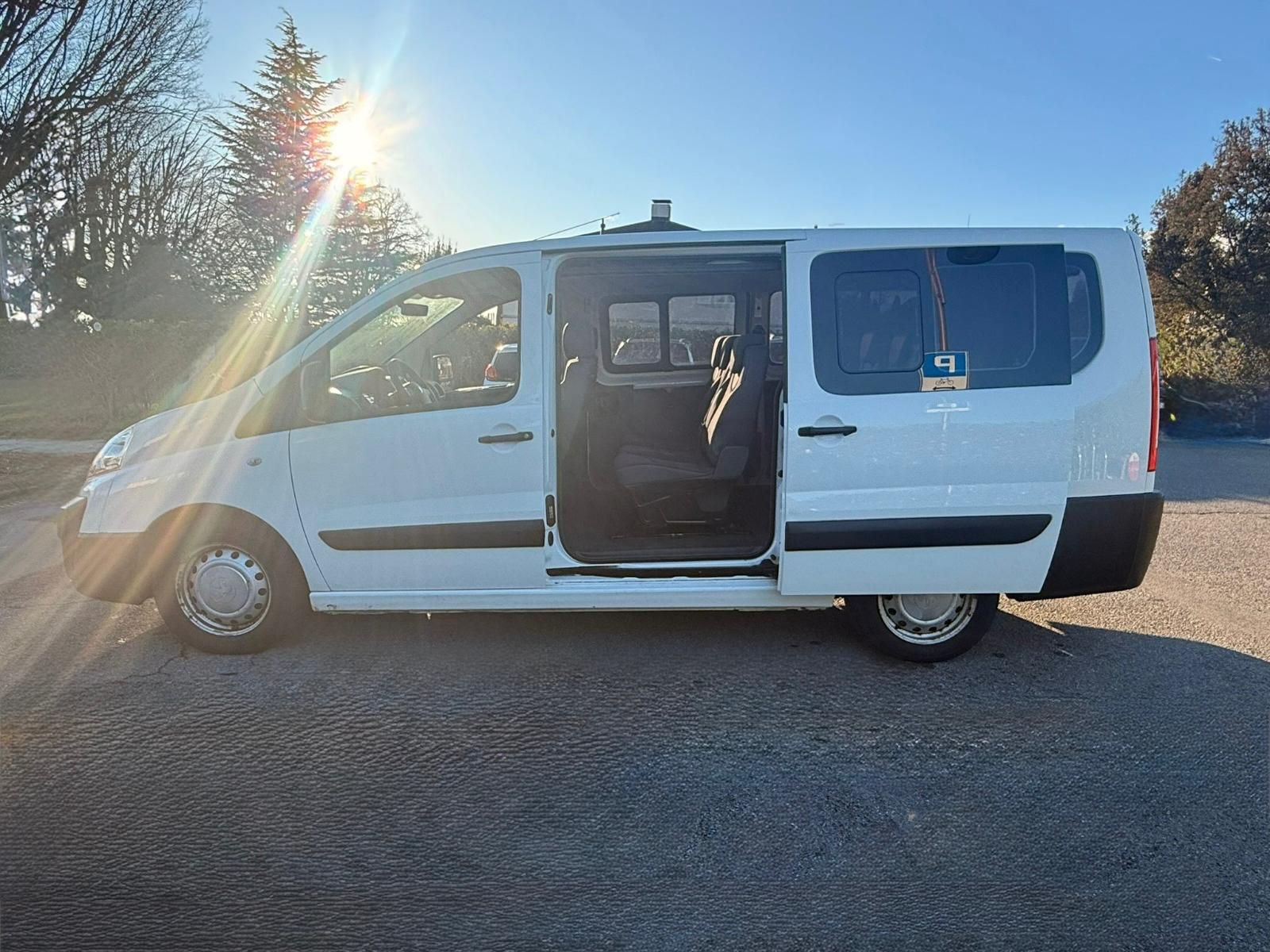 PEUGEOT Expert Tepee 2.0 HDi Confort L2 ** 9 Places **-image-24
