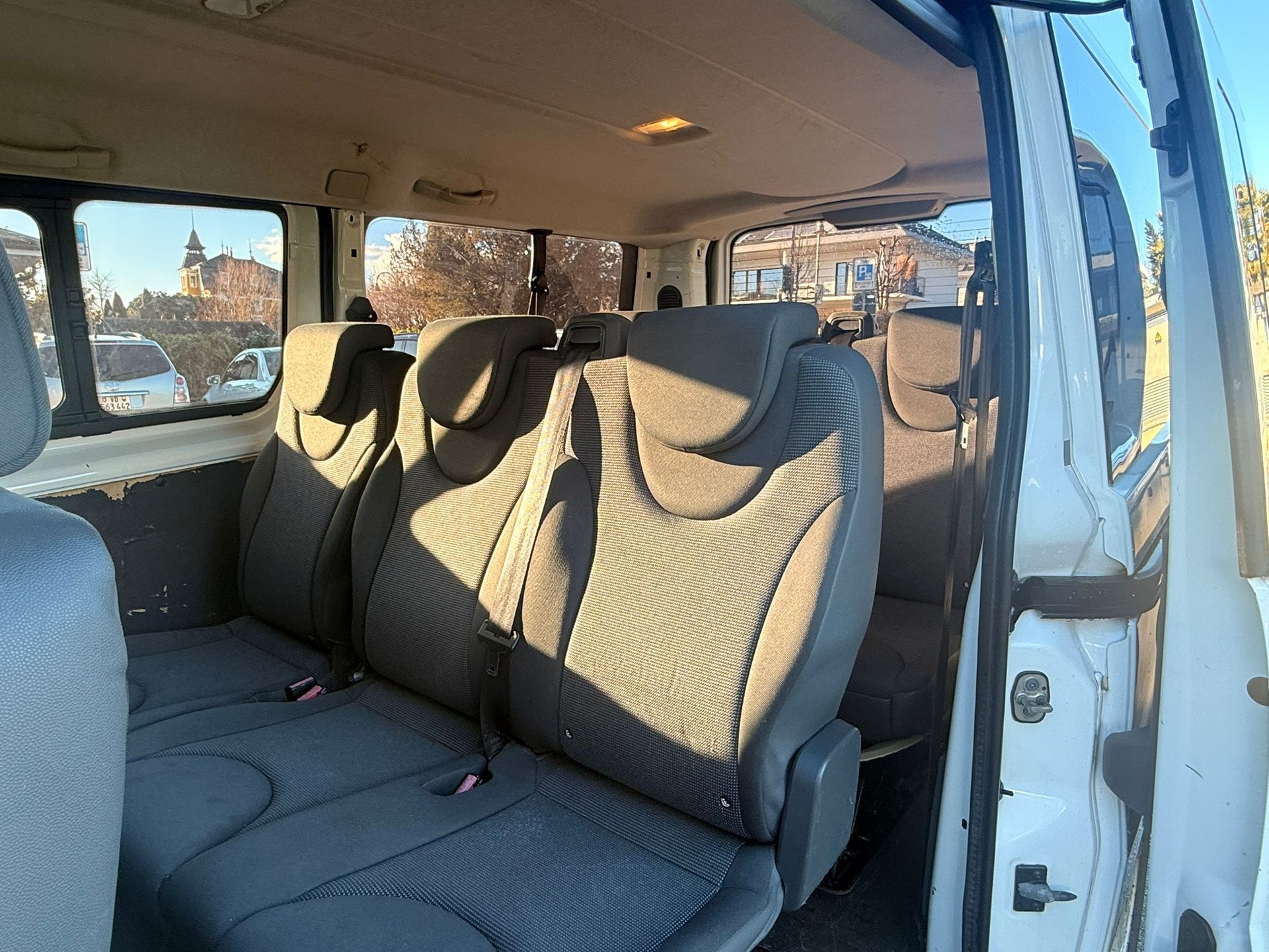 PEUGEOT Expert Tepee 2.0 HDi Confort L2 ** 9 Places **-image-21