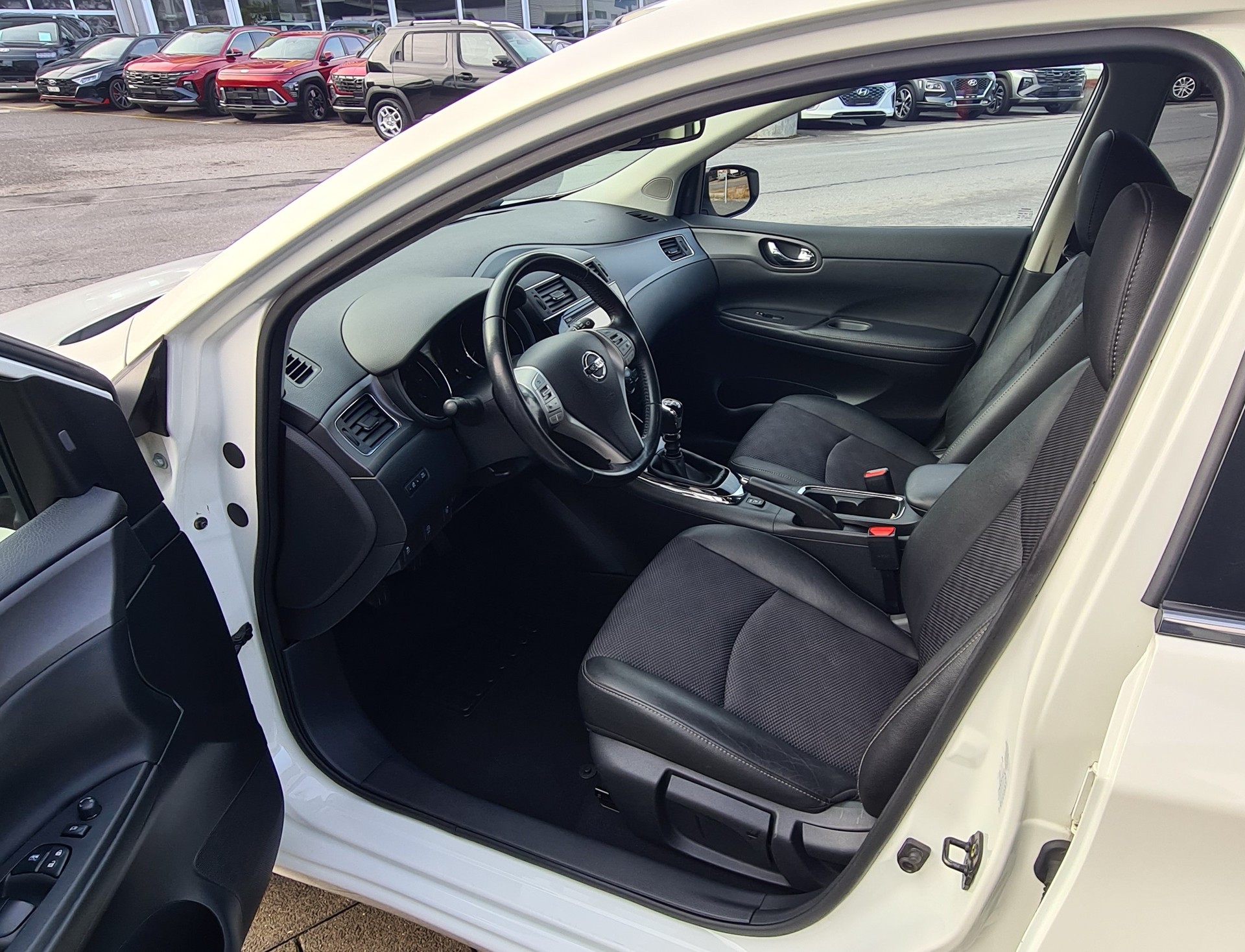 NISSAN Pulsar 1.2 DIG-N-Connecta-image-9