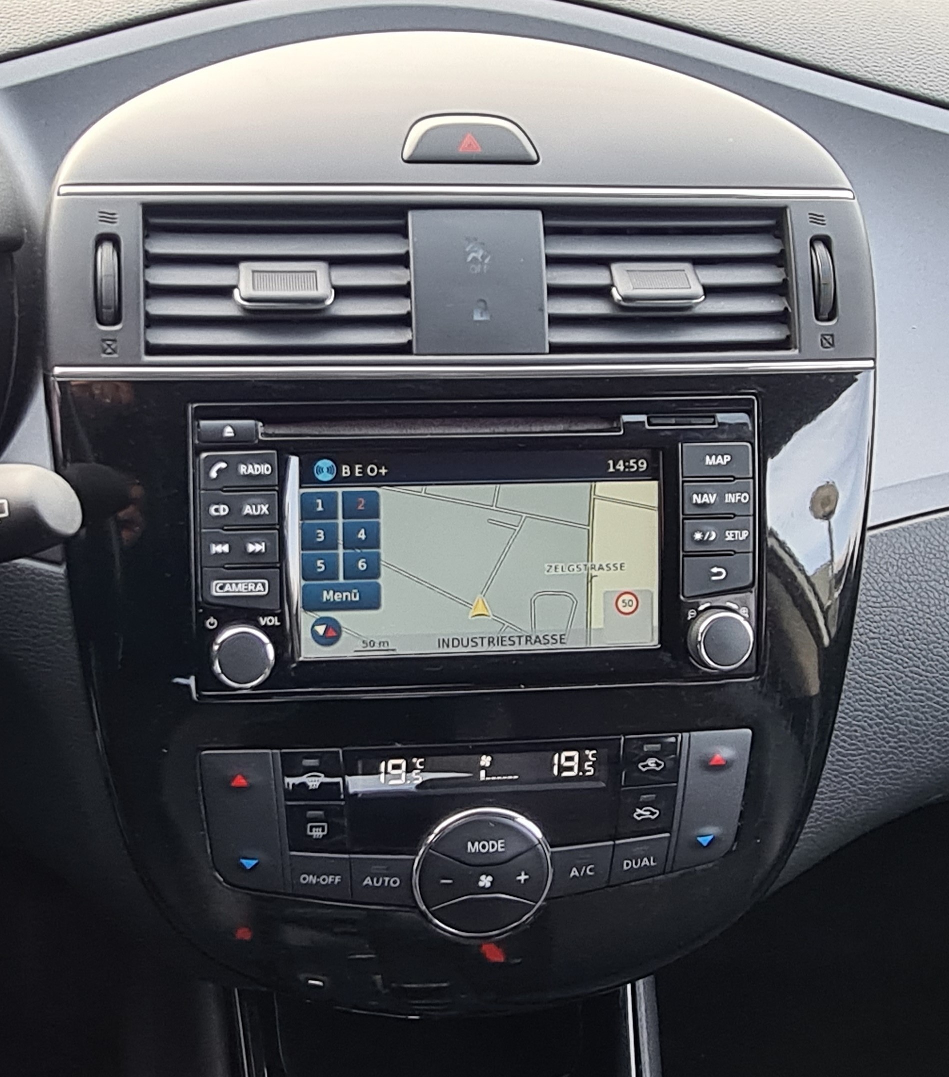 NISSAN Pulsar 1.2 DIG-N-Connecta-image-13