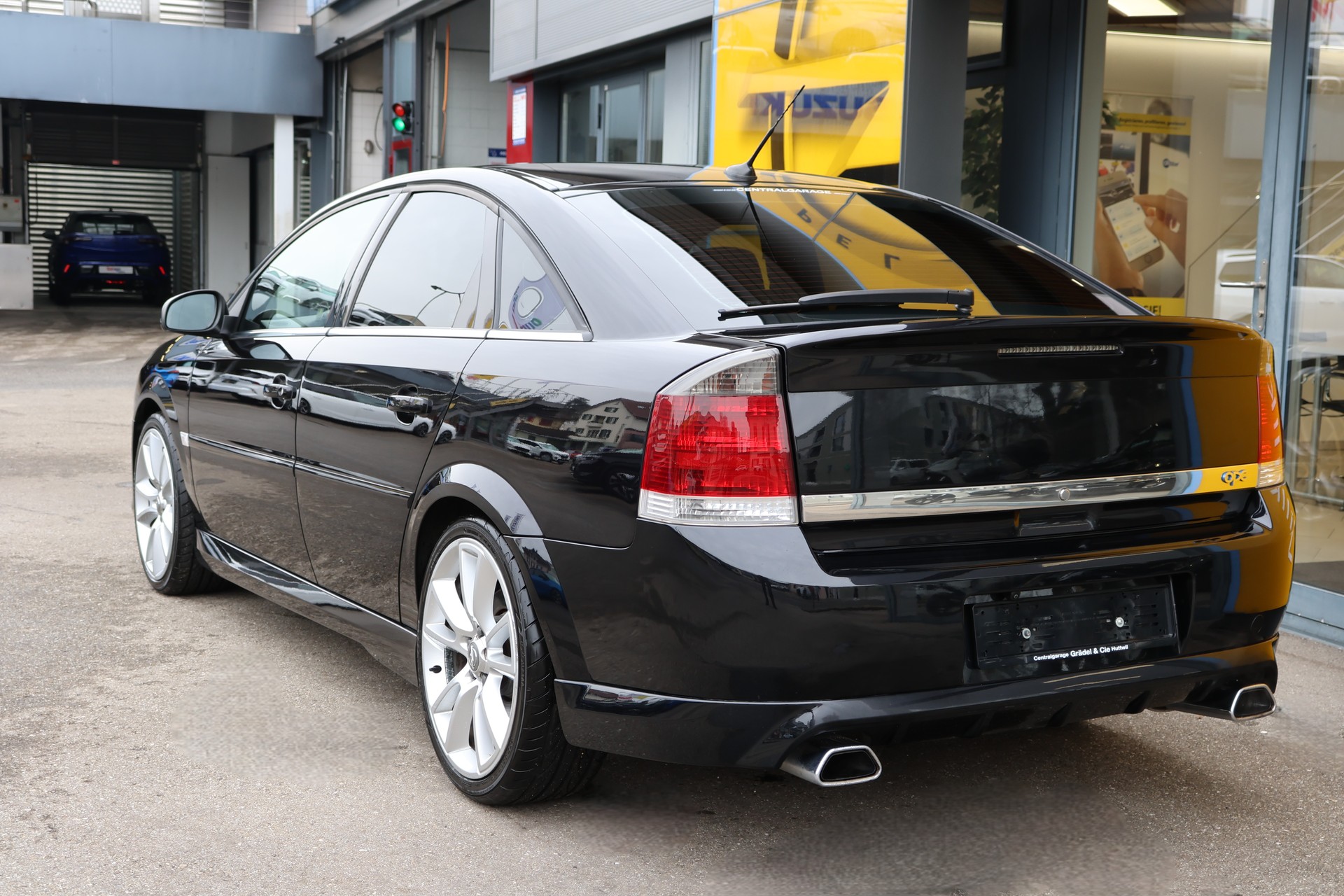 OPEL Vectra 2.8 Turbo V6 OPC-showroom-element-2