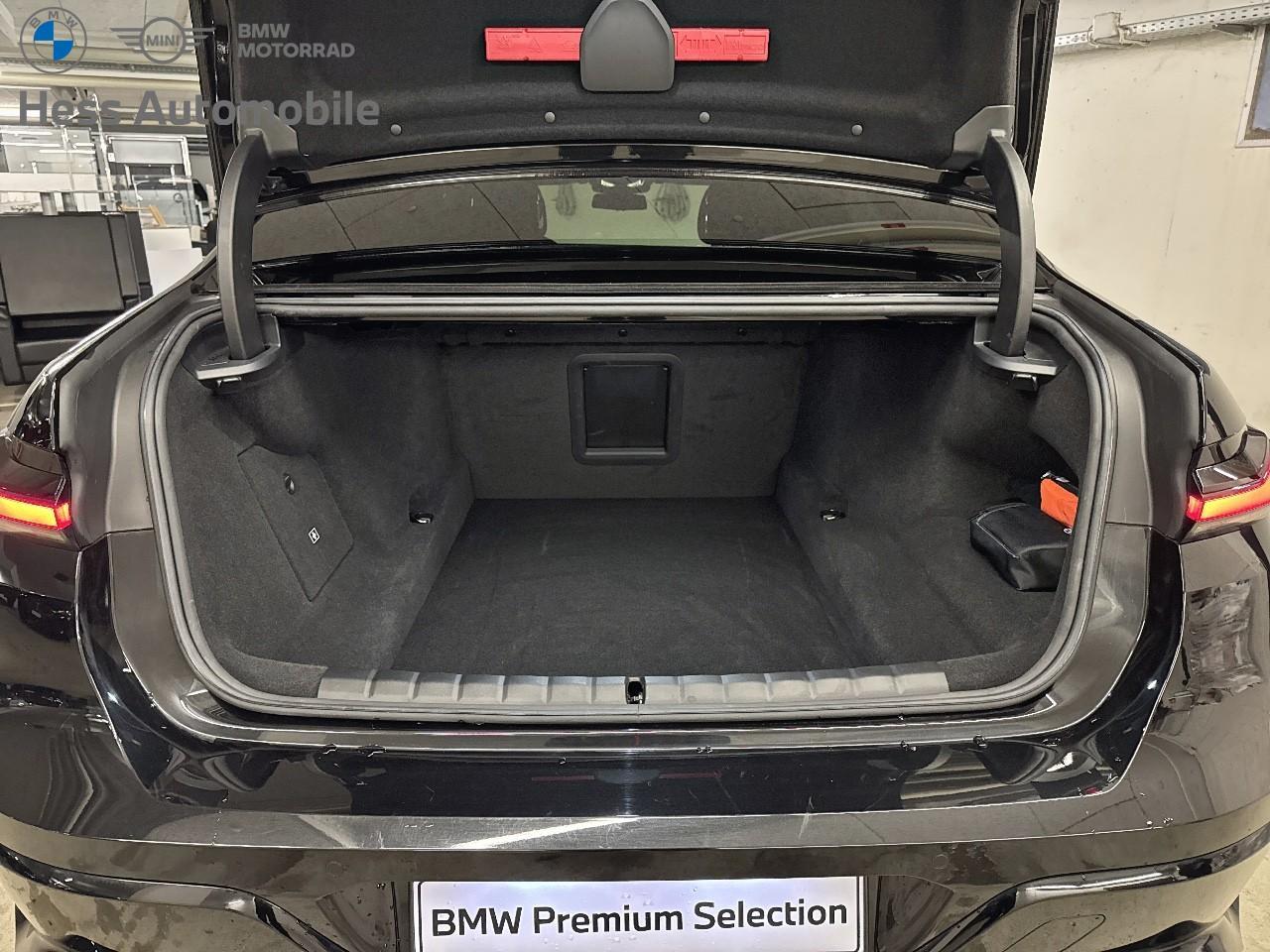 BMW M760e xDrive-image-18