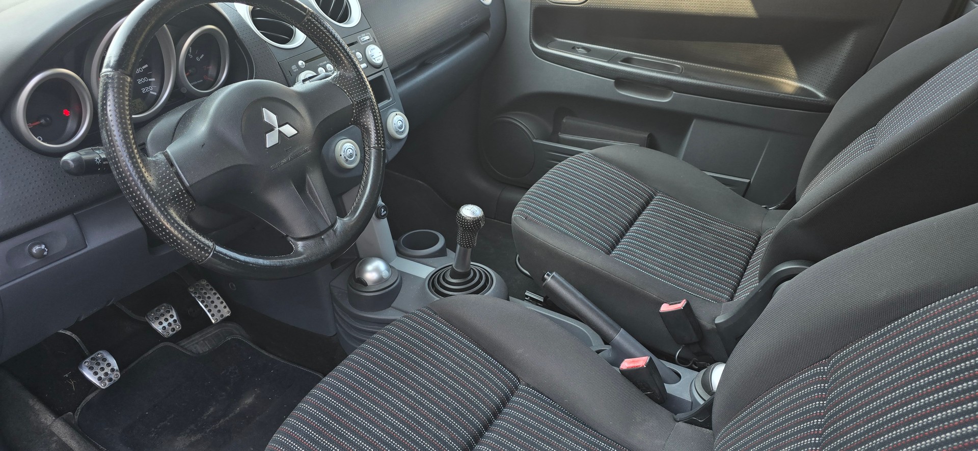 MITSUBISHI Colt 1.3 16V Sport motion-image-8