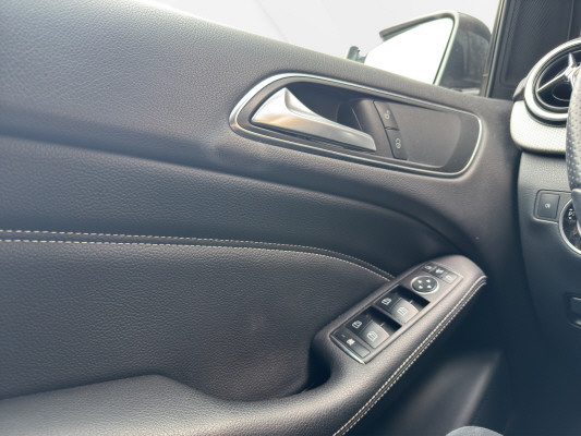 MERCEDES-BENZ B 200-image-9