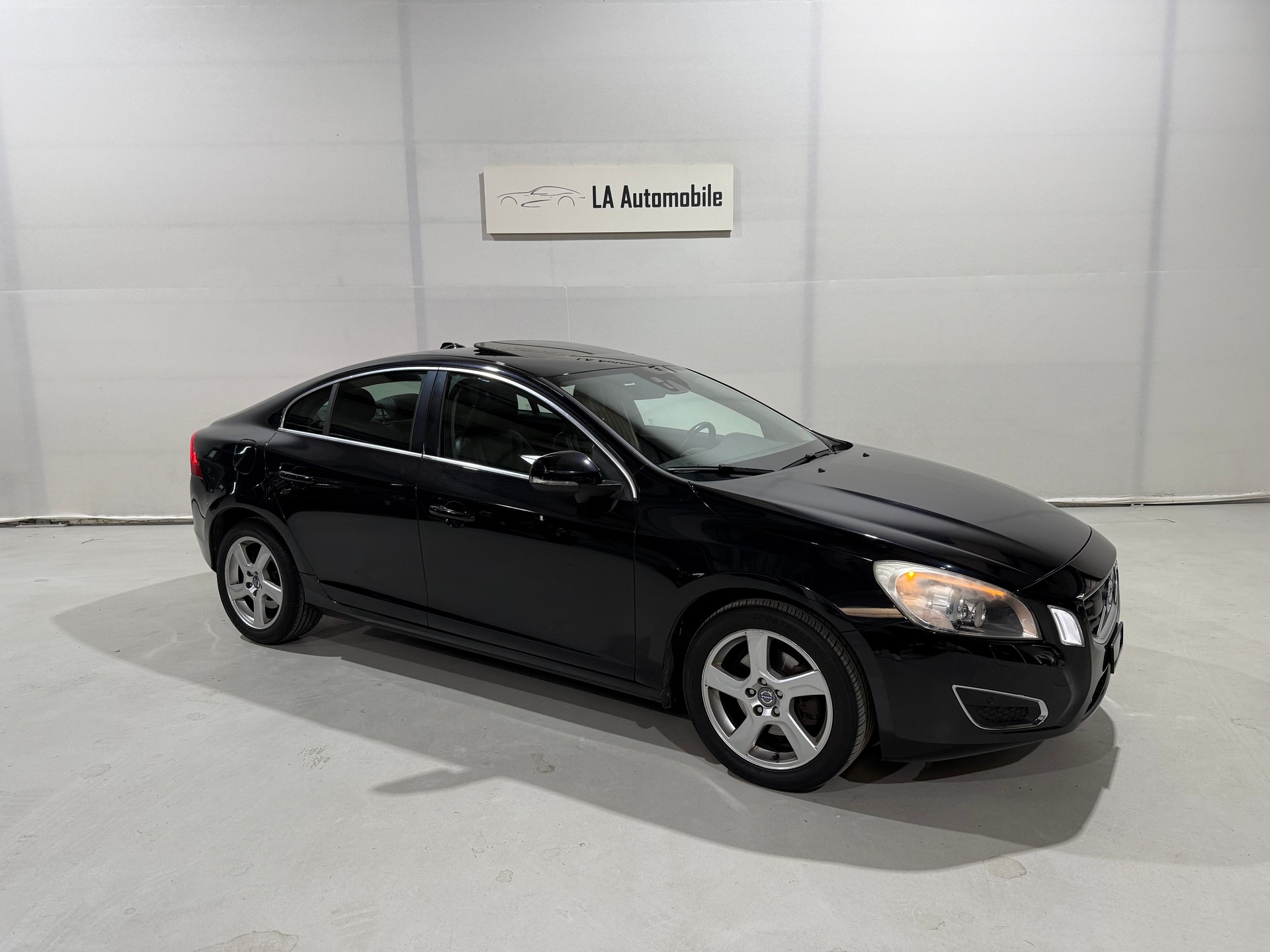 VOLVO S60 D4 Summum Geartronic-image-5