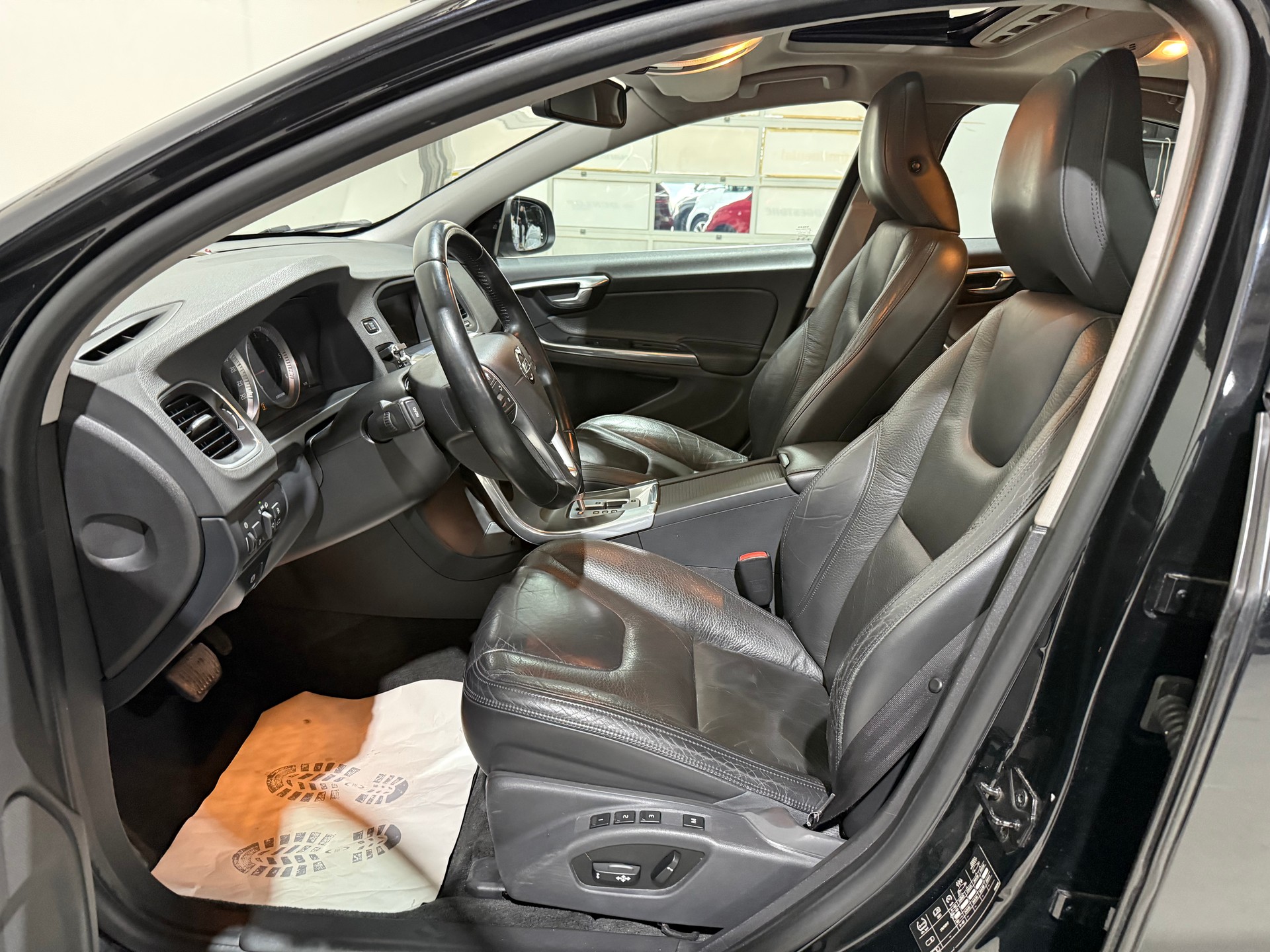 VOLVO S60 D4 Summum Geartronic-image-11