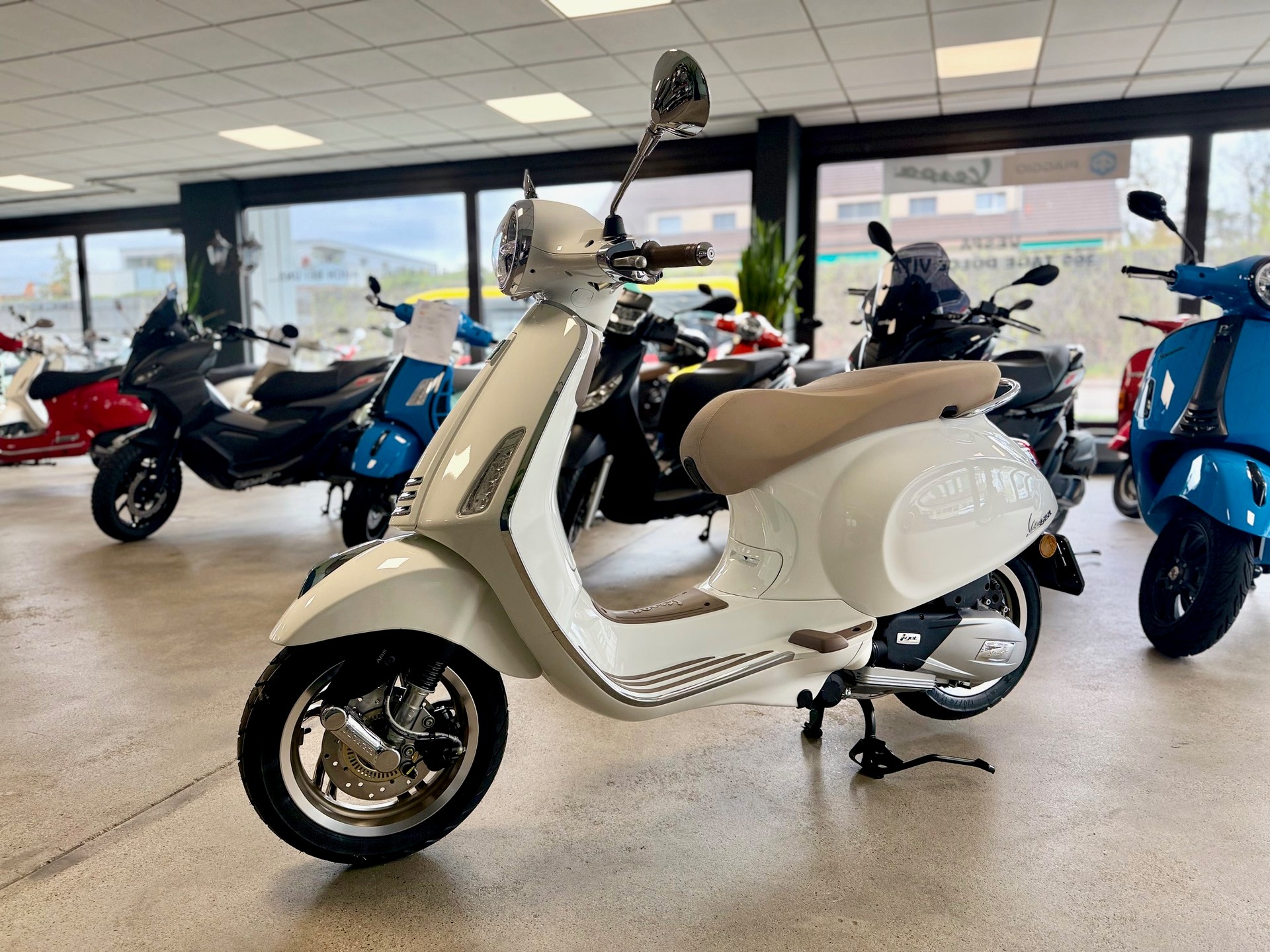 PIAGGIO Vespa 125 Primavera Sport Euro 5+-image-5
