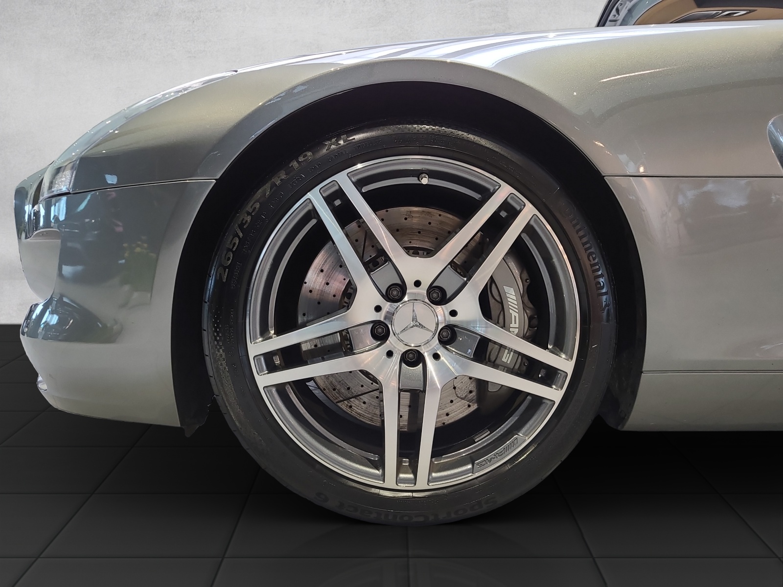 MERCEDES-BENZ SLS 63 AMG Speedshift-image-13