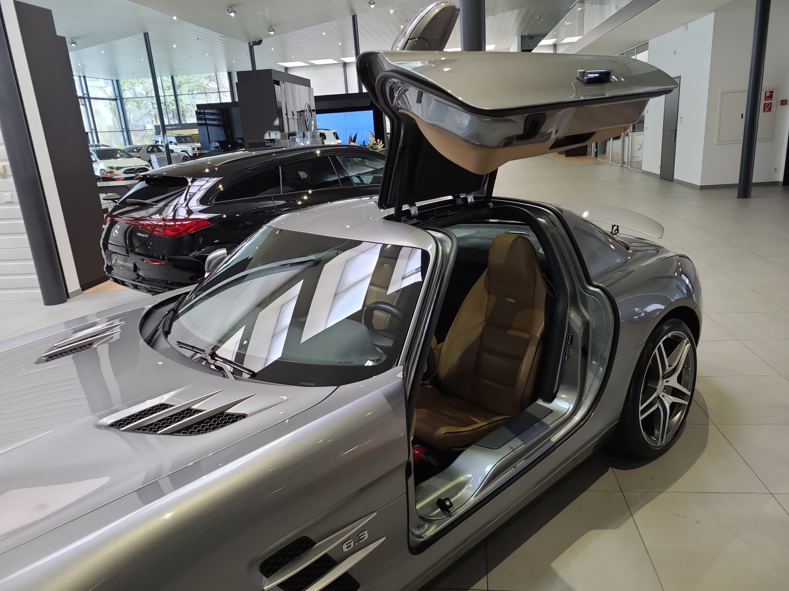 MERCEDES-BENZ SLS 63 AMG Speedshift-image-11