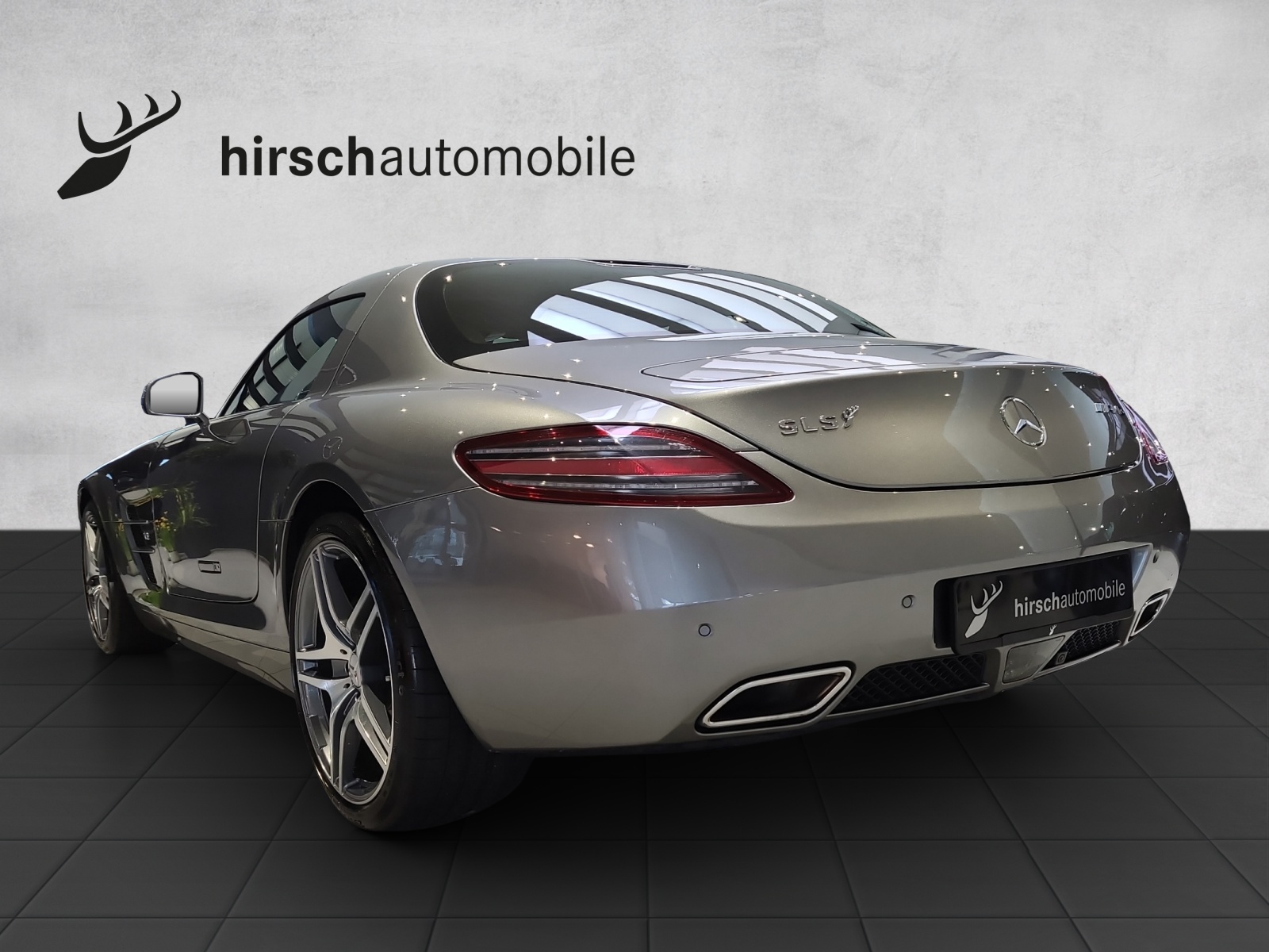 MERCEDES-BENZ SLS 63 AMG Speedshift-showroom-element-1