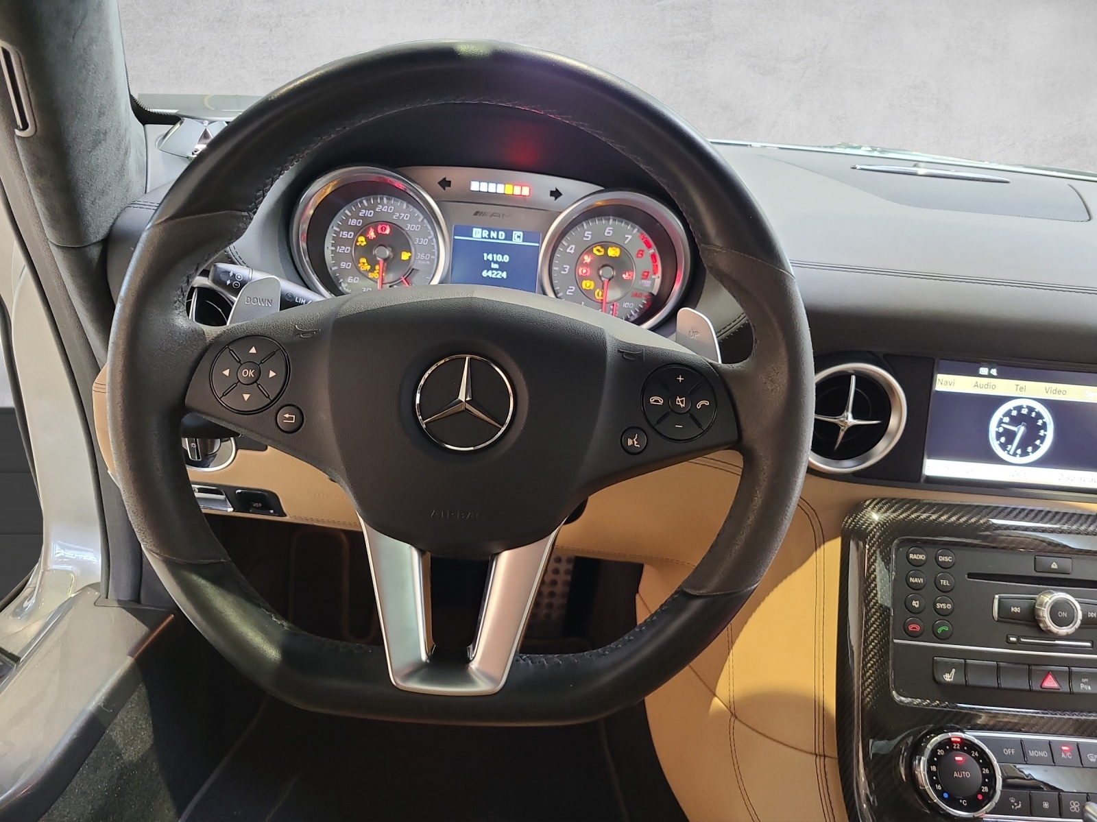 MERCEDES-BENZ SLS 63 AMG Speedshift-image-8