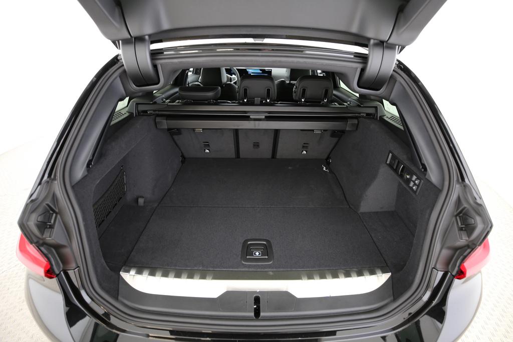 BMW M340i xDrive Touring-image-6