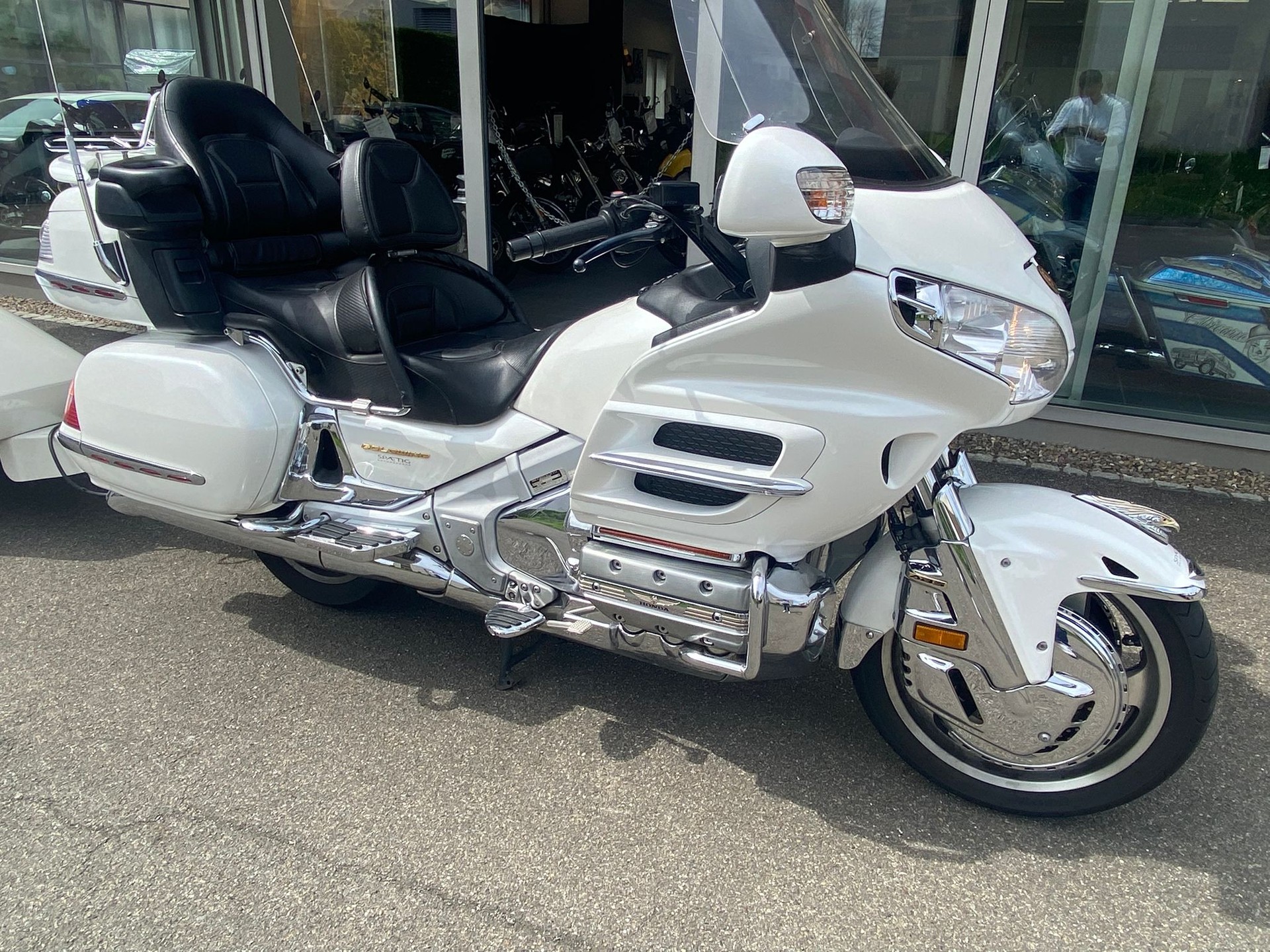 HONDA GL 1800 A Goldwing-image-6