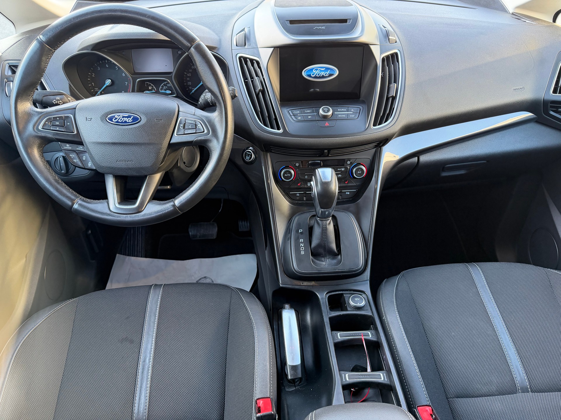 FORD GrC-Max 1.5 SCTi Titanium X-image-10