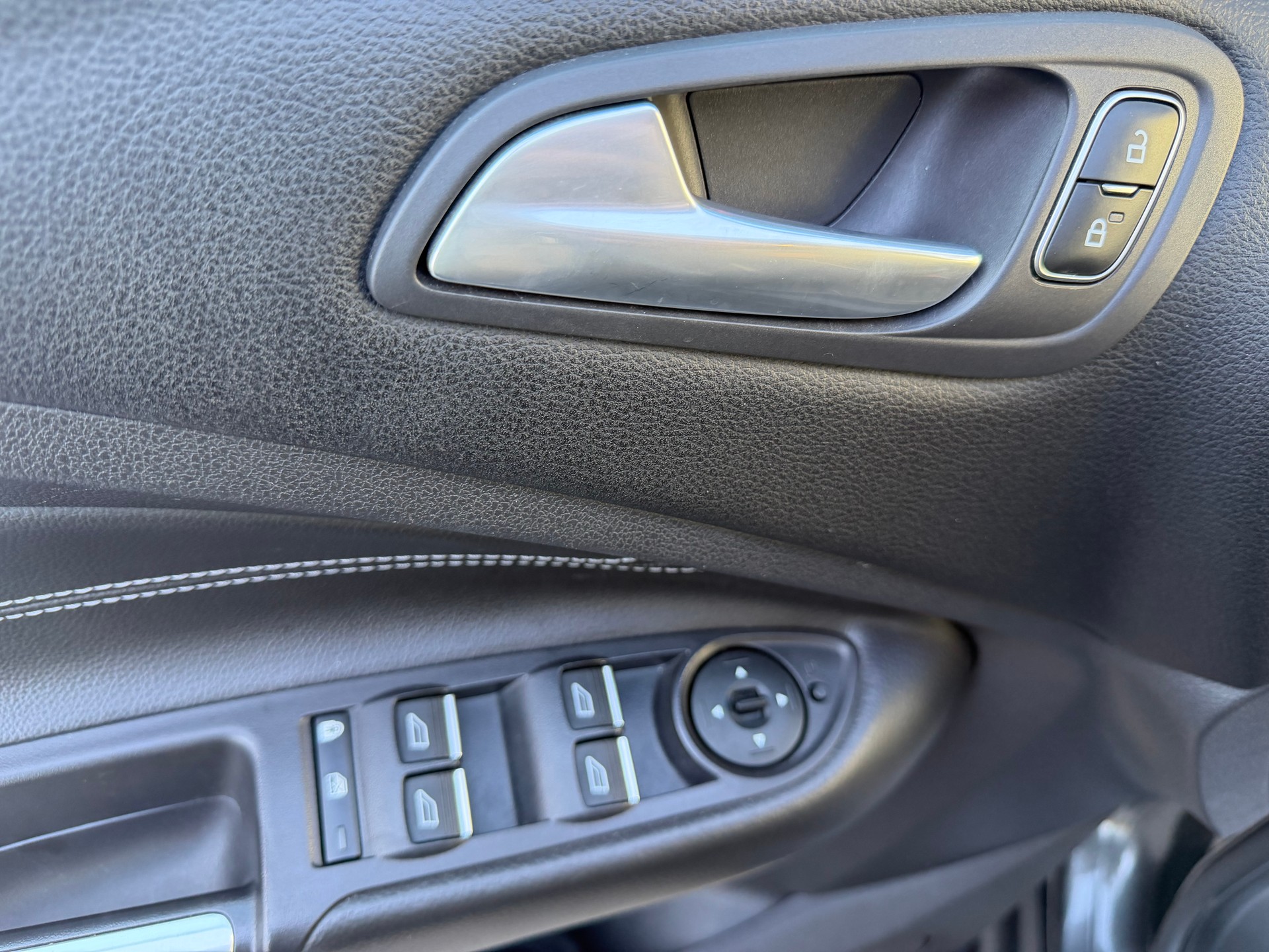 FORD GrC-Max 1.5 SCTi Titanium X-image-8