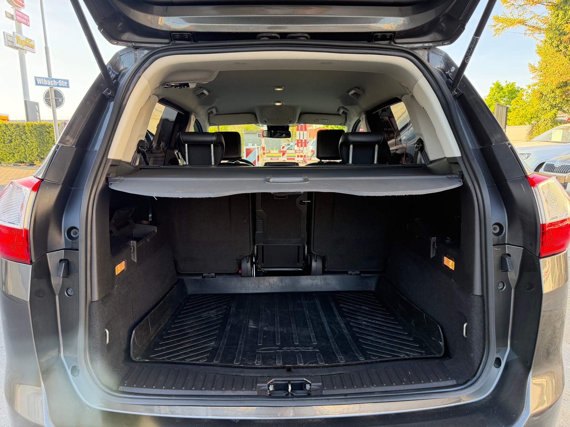 FORD GrC-Max 1.5 SCTi Titanium X-image-12