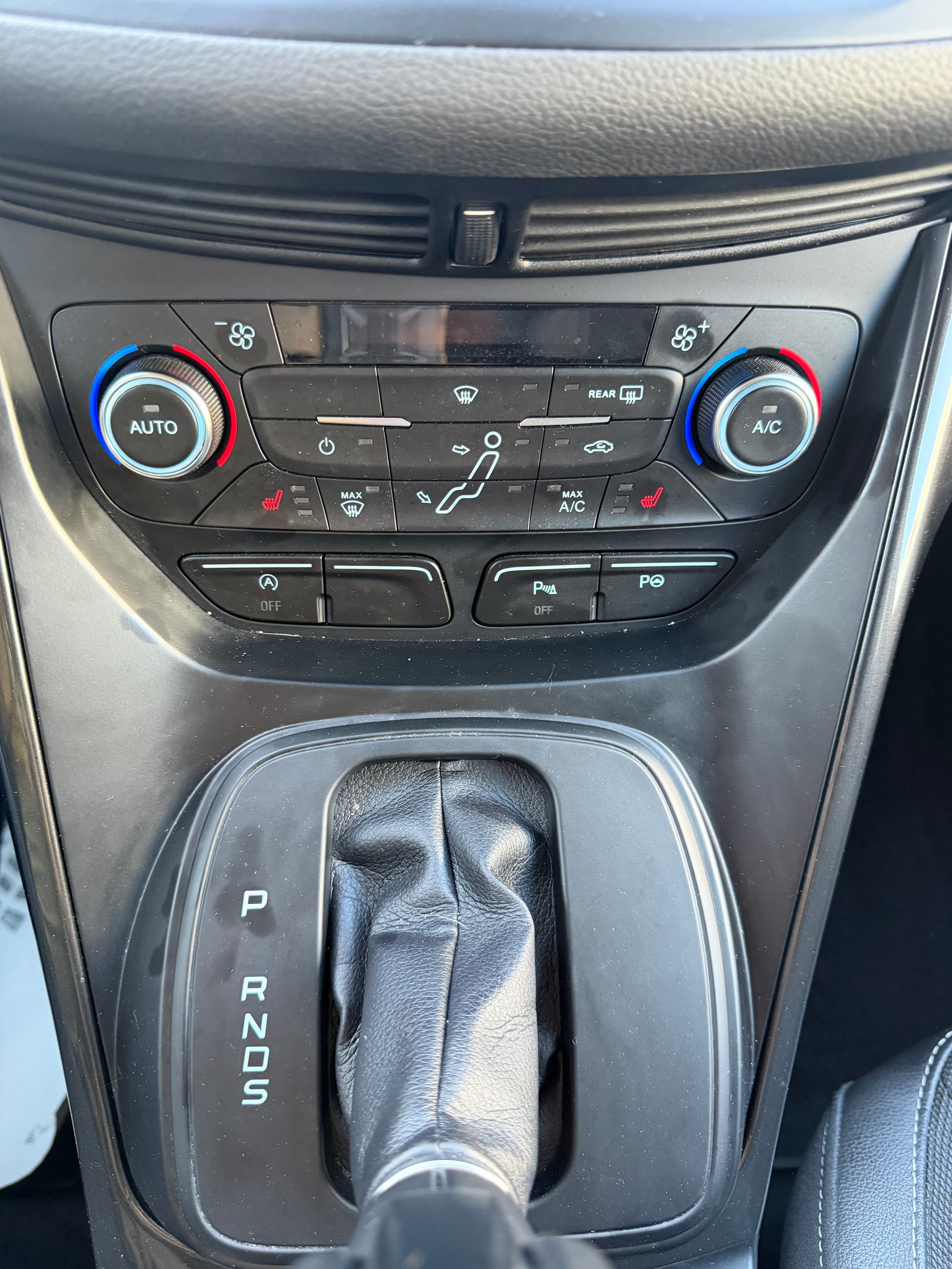 FORD GrC-Max 1.5 SCTi Titanium X-image-16