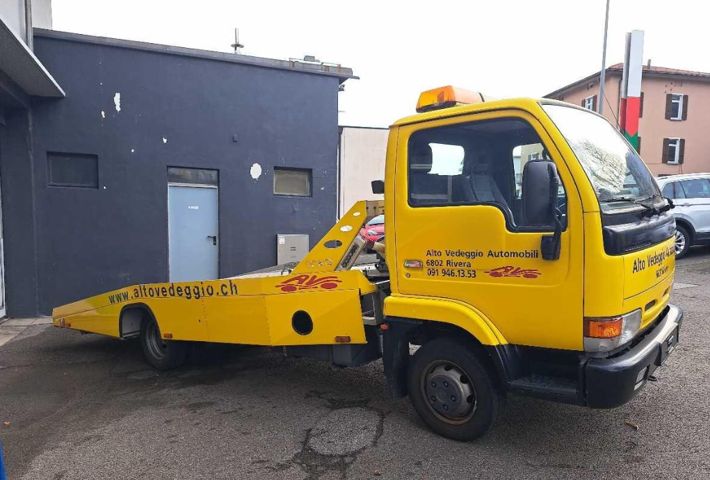 NISSAN TLO 35/3 Carro Attrezzi