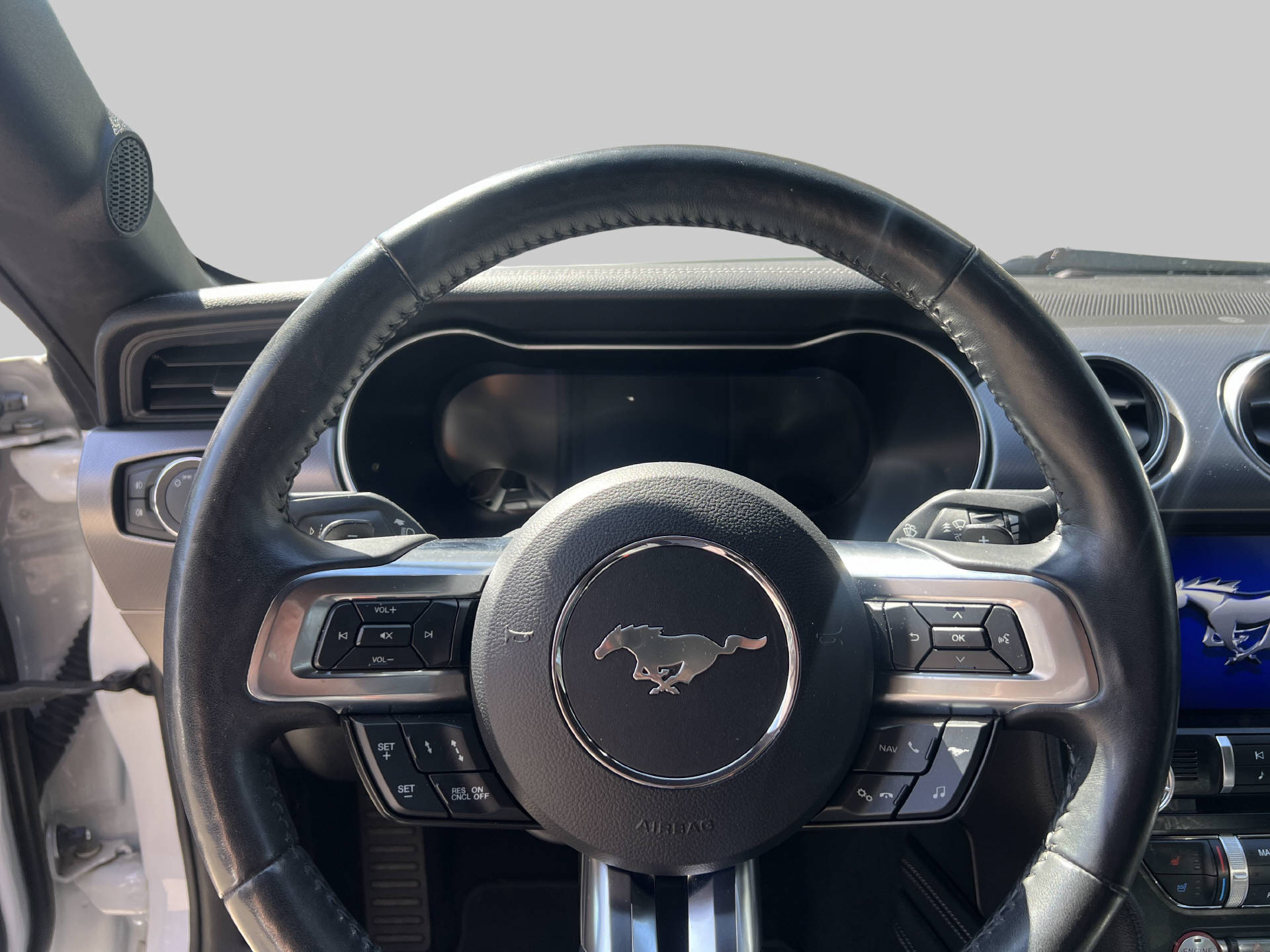 FORD Mustang Coupé 5.0 V8 GT-image-6