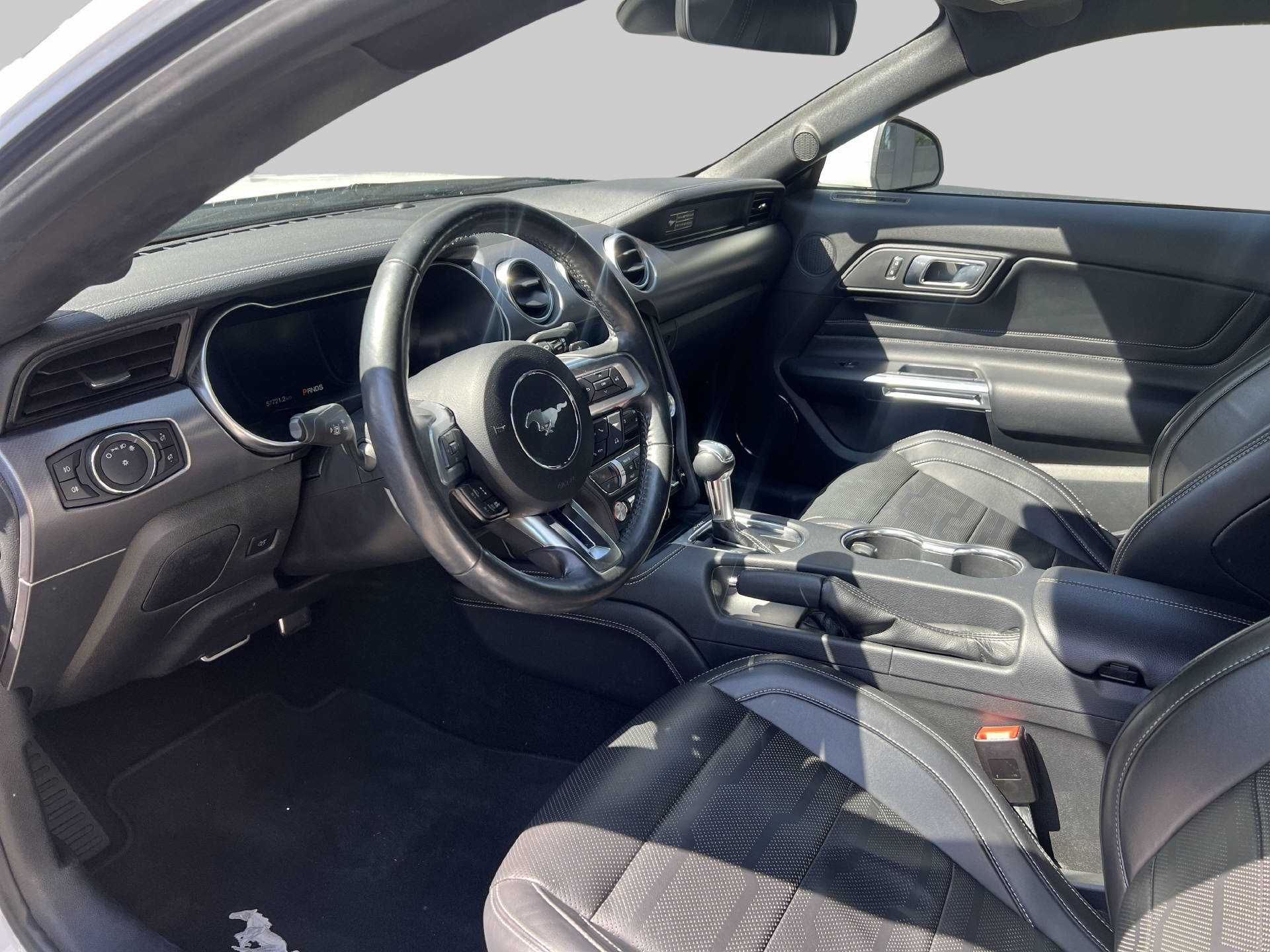 FORD Mustang Coupé 5.0 V8 GT-image-5