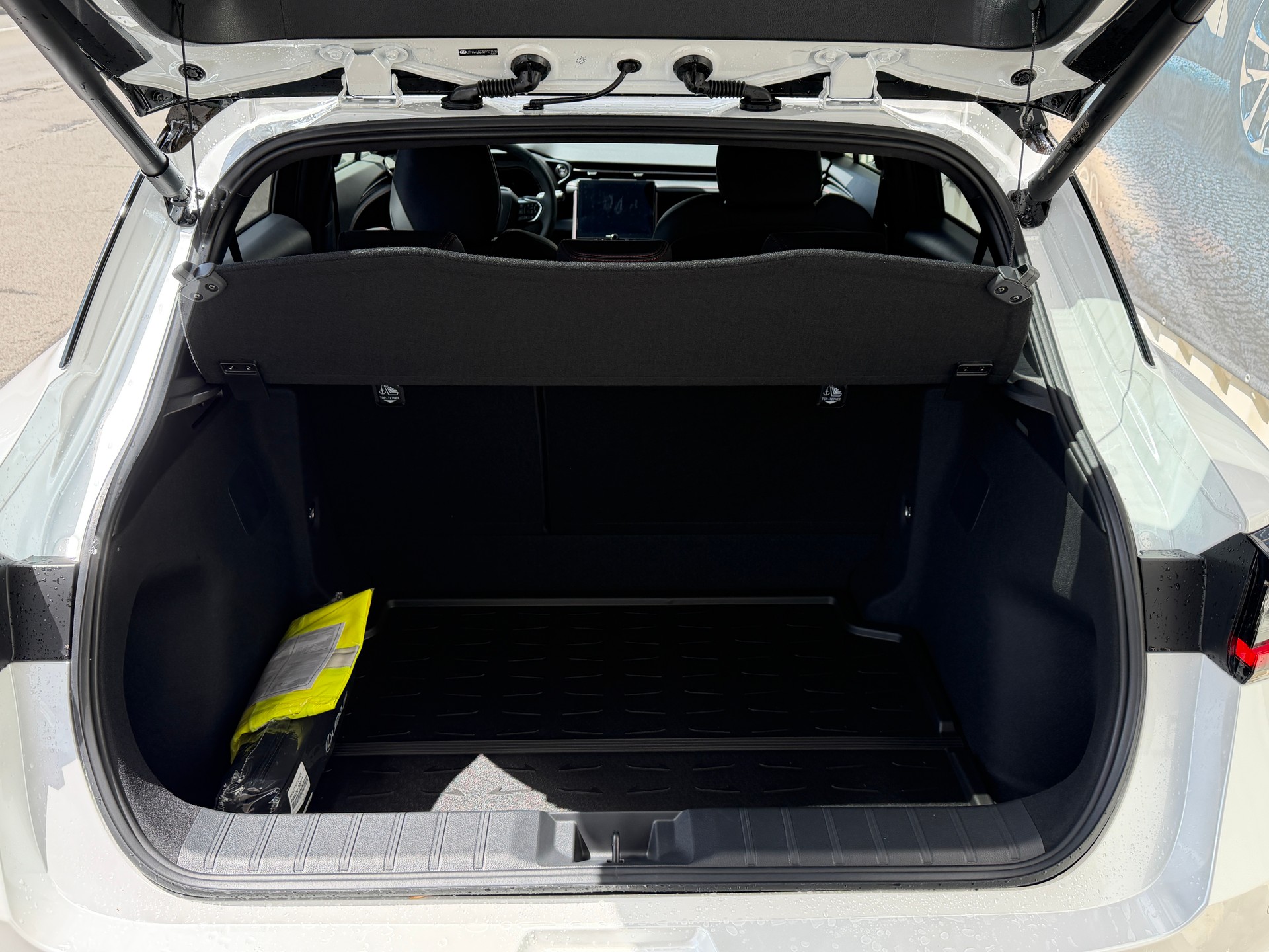 LEXUS LBX FWD Emotion CVT-image-5