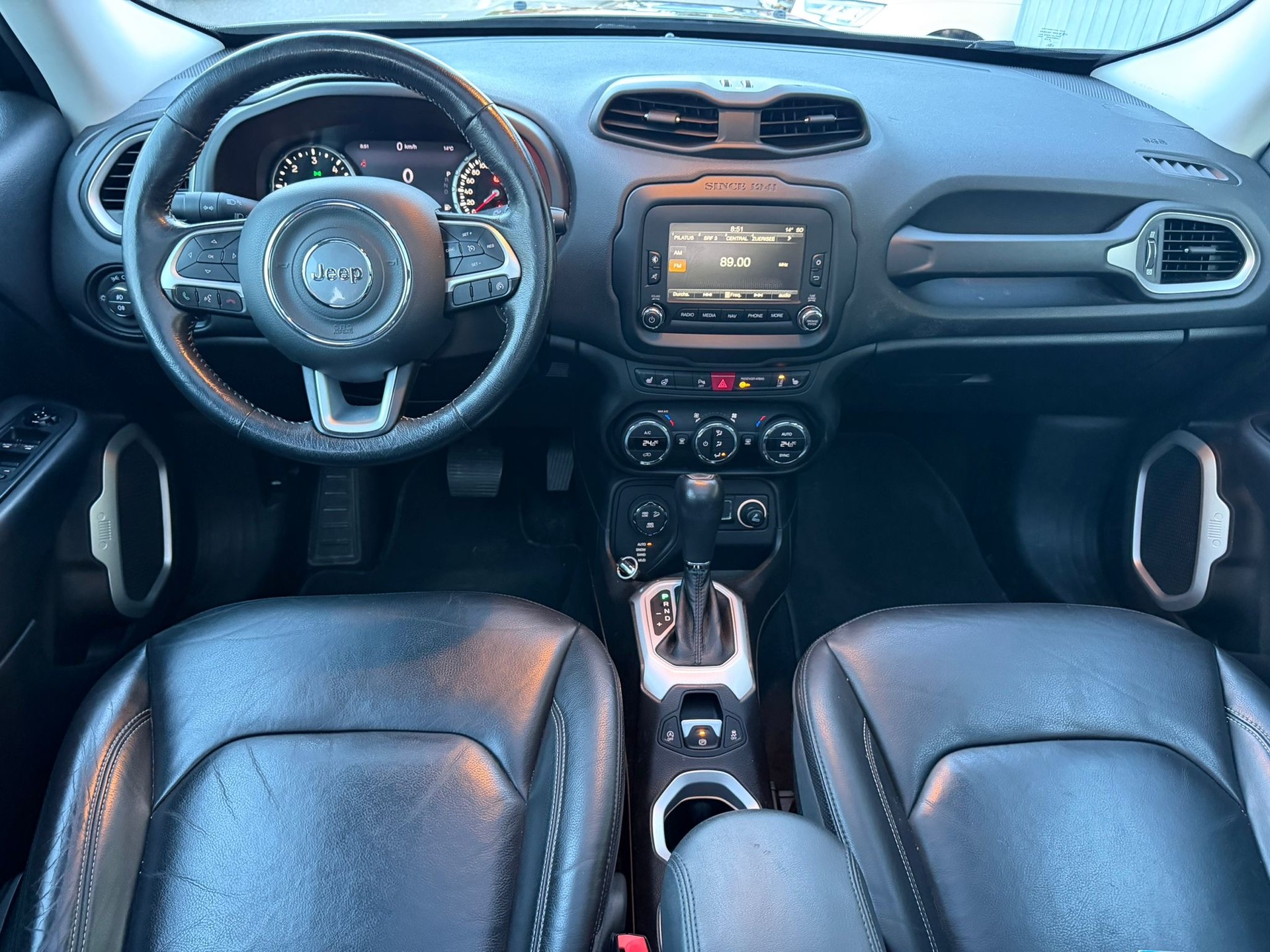 JEEP Renegade 2.0 CRD Limited AWD + Low Range 9ATX-image-9