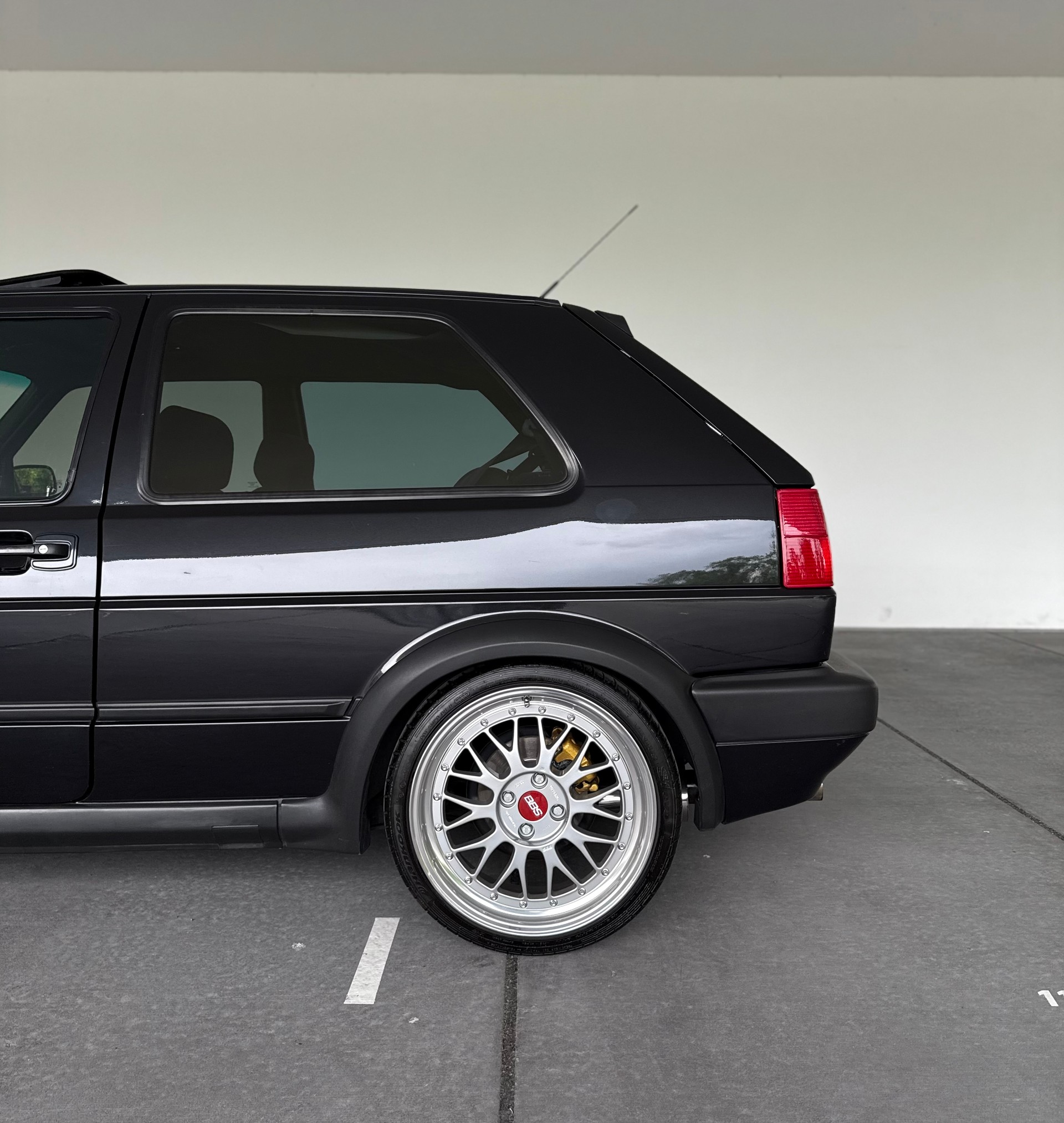 VW Golf 1800 GTI G60 Wolfsburg Edition-showroom-element-3