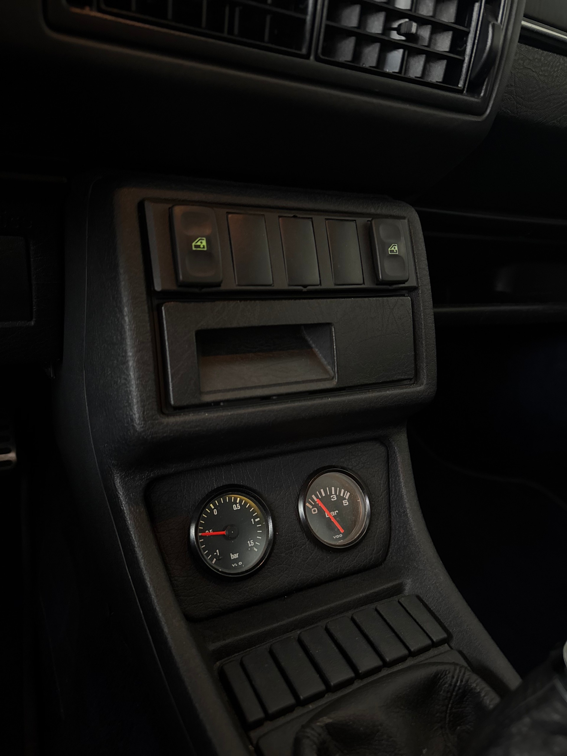 VW Golf 1800 GTI G60 Wolfsburg Edition-image-14