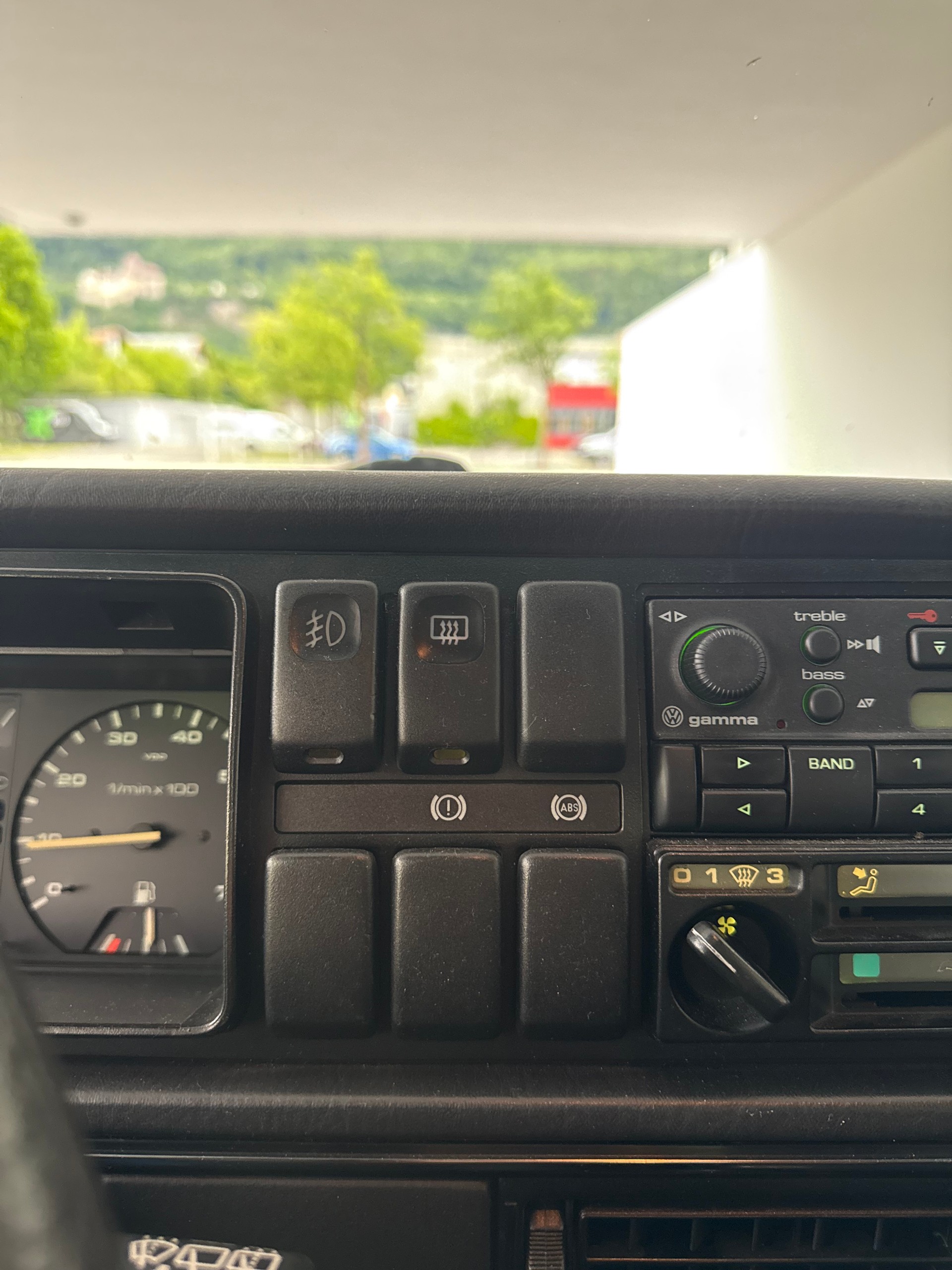 VW Golf 1800 GTI G60 Wolfsburg Edition-image-15