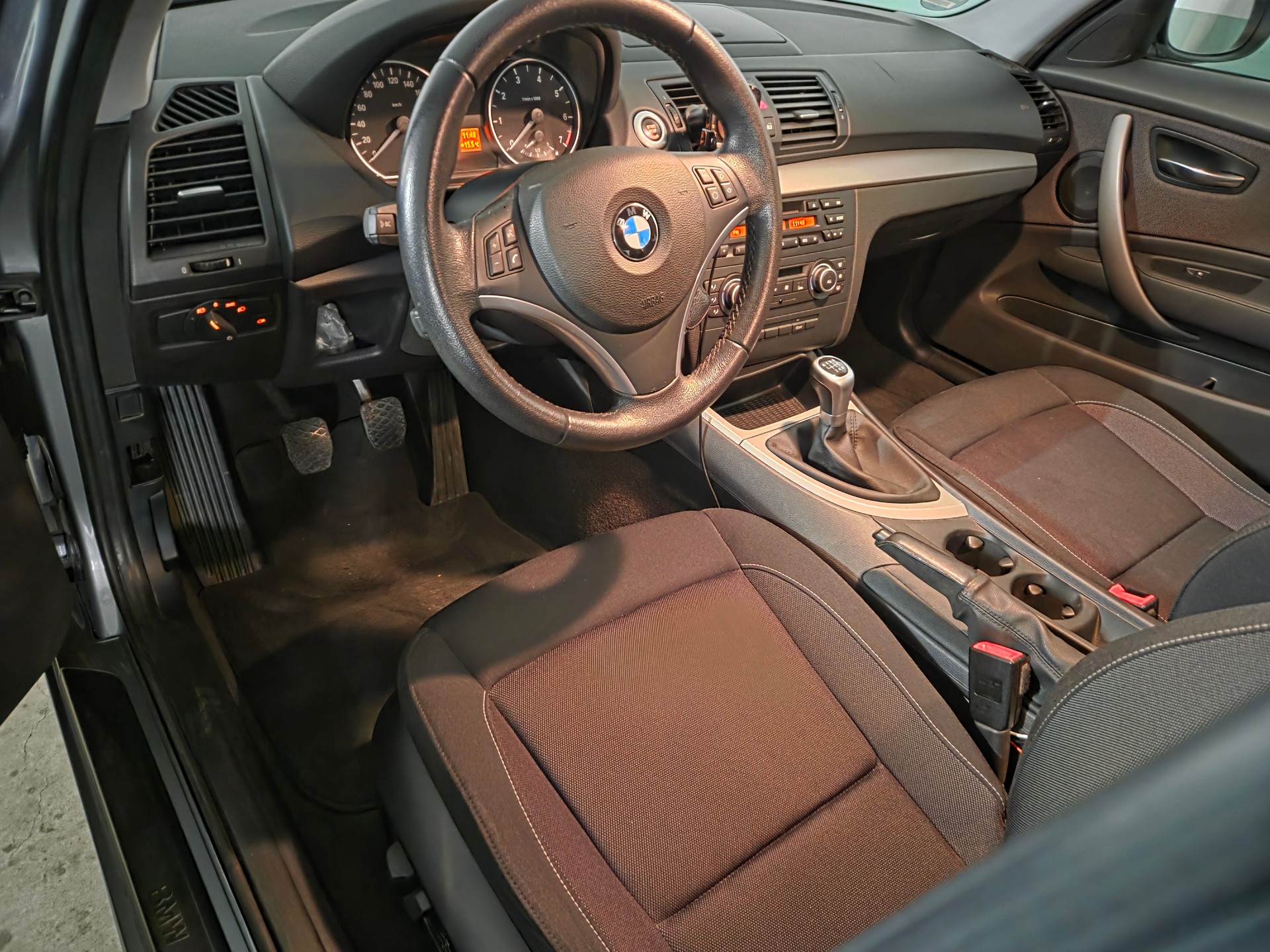 BMW 116i-image-9