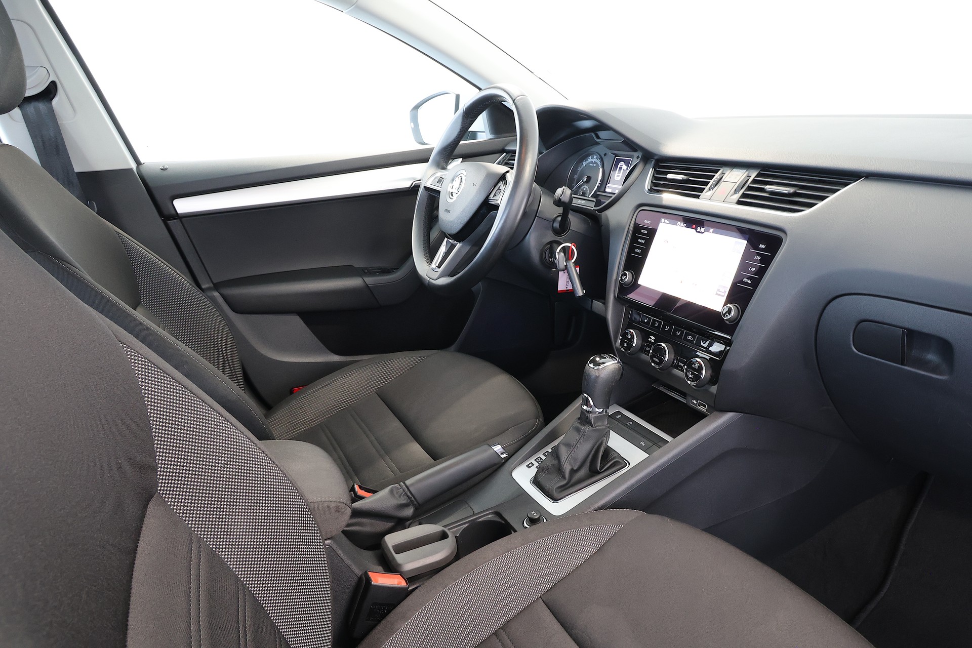 SKODA Octavia Combi 2.0 TDI Ambition DSG-image-12