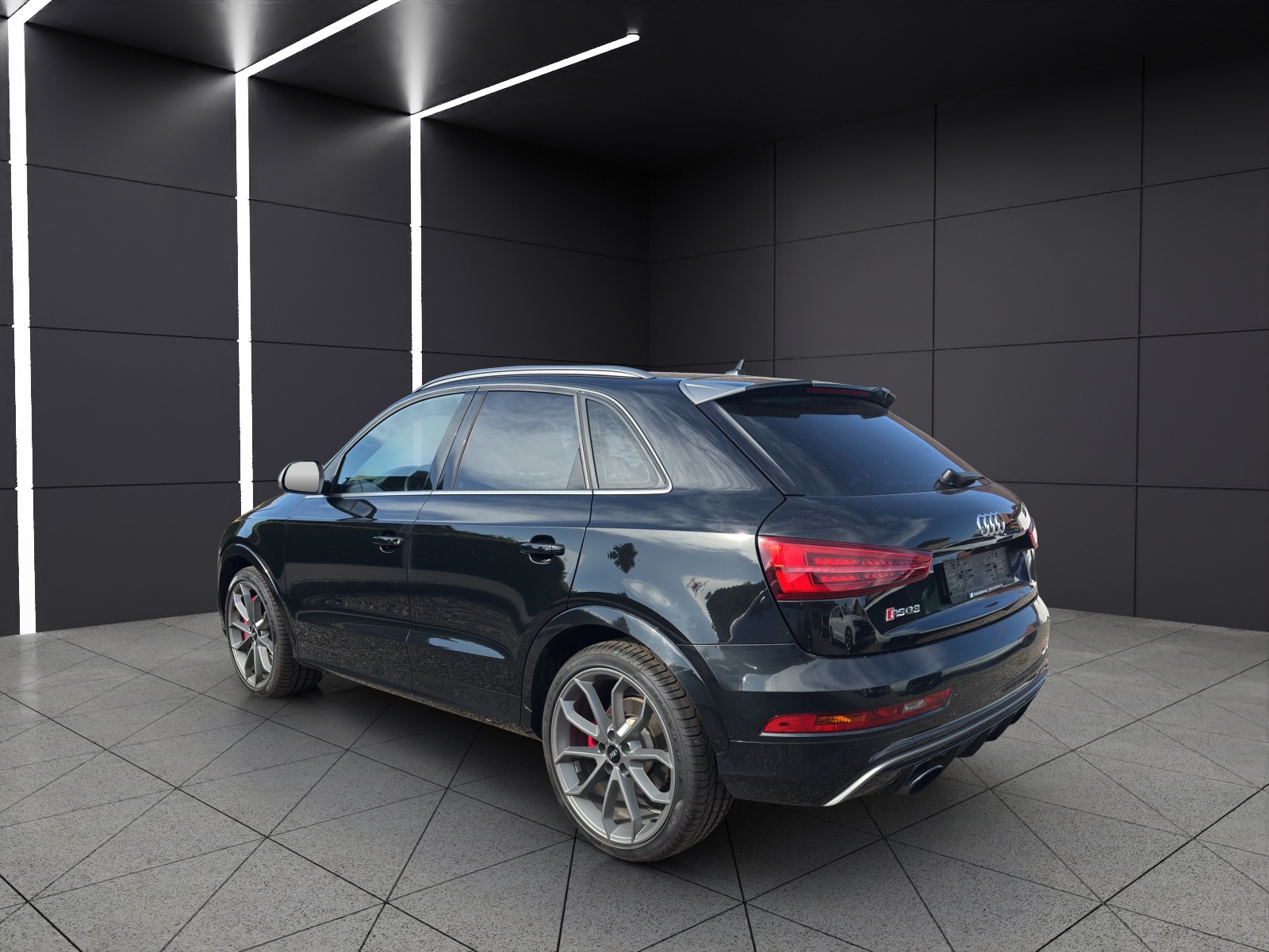 AUDI RS Q3 2.5 TFSI performance quattro S-tronic-image-3