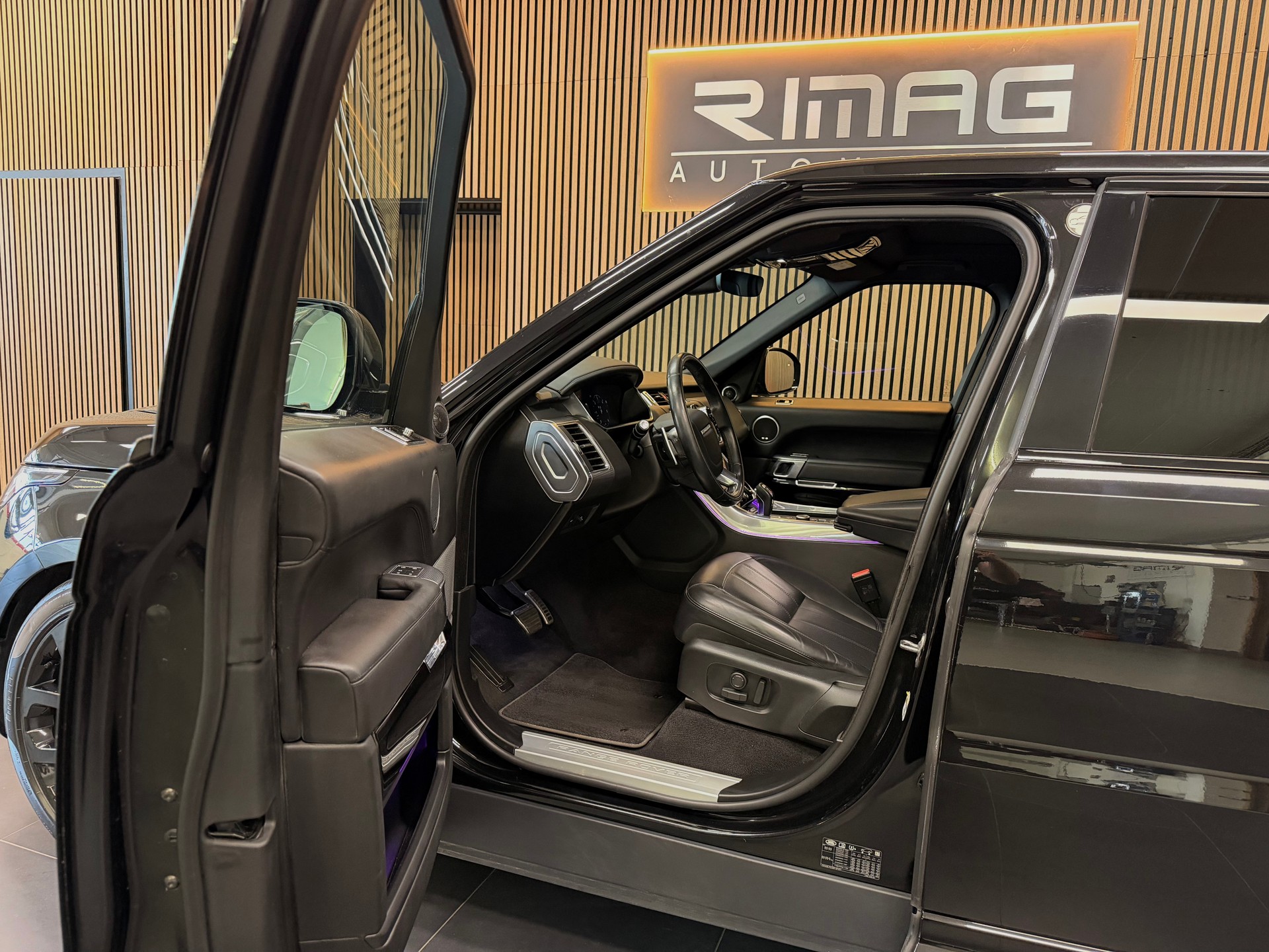 LAND ROVER Range Rover Sport D350 3.0D I6D | Santorini Black | 350PS | CH-Fzg. | CarVertical |-image-13