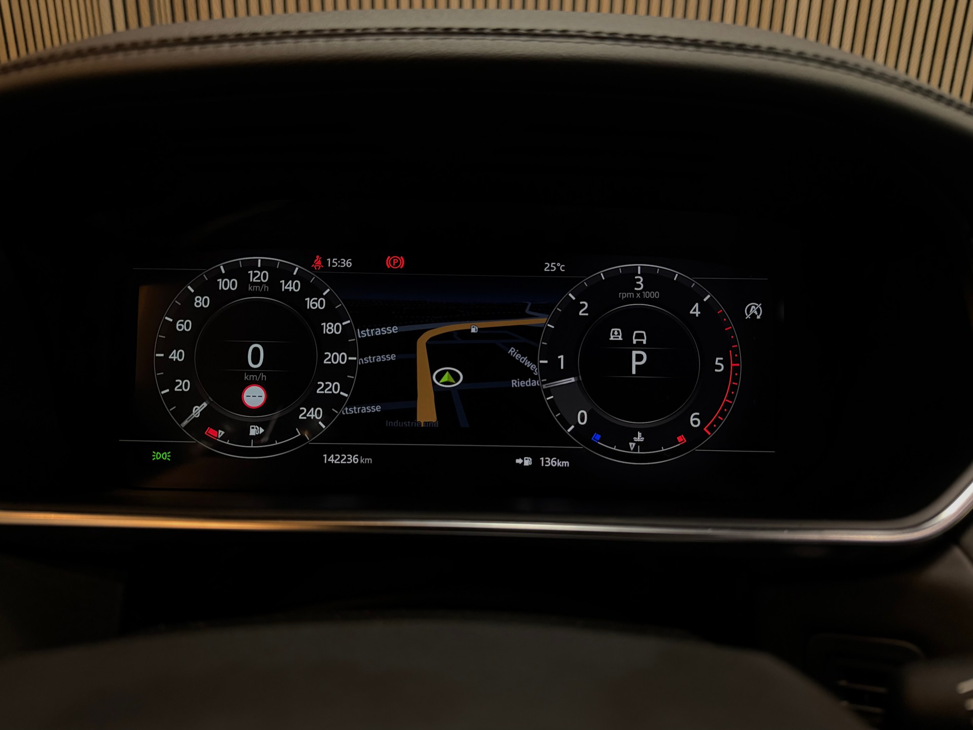 LAND ROVER Range Rover Sport D350 3.0D I6D | Santorini Black | 350PS | CH-Fzg. | CarVertical |-image-26