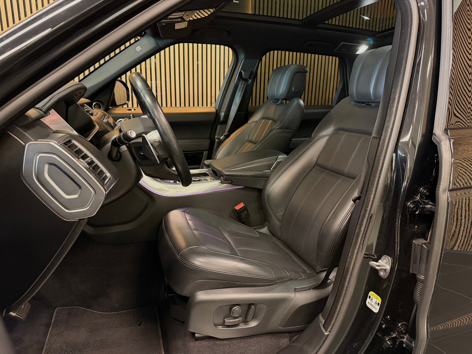 LAND ROVER Range Rover Sport D350 3.0D I6D | Santorini Black | 350PS | CH-Fzg. | CarVertical |-image-14