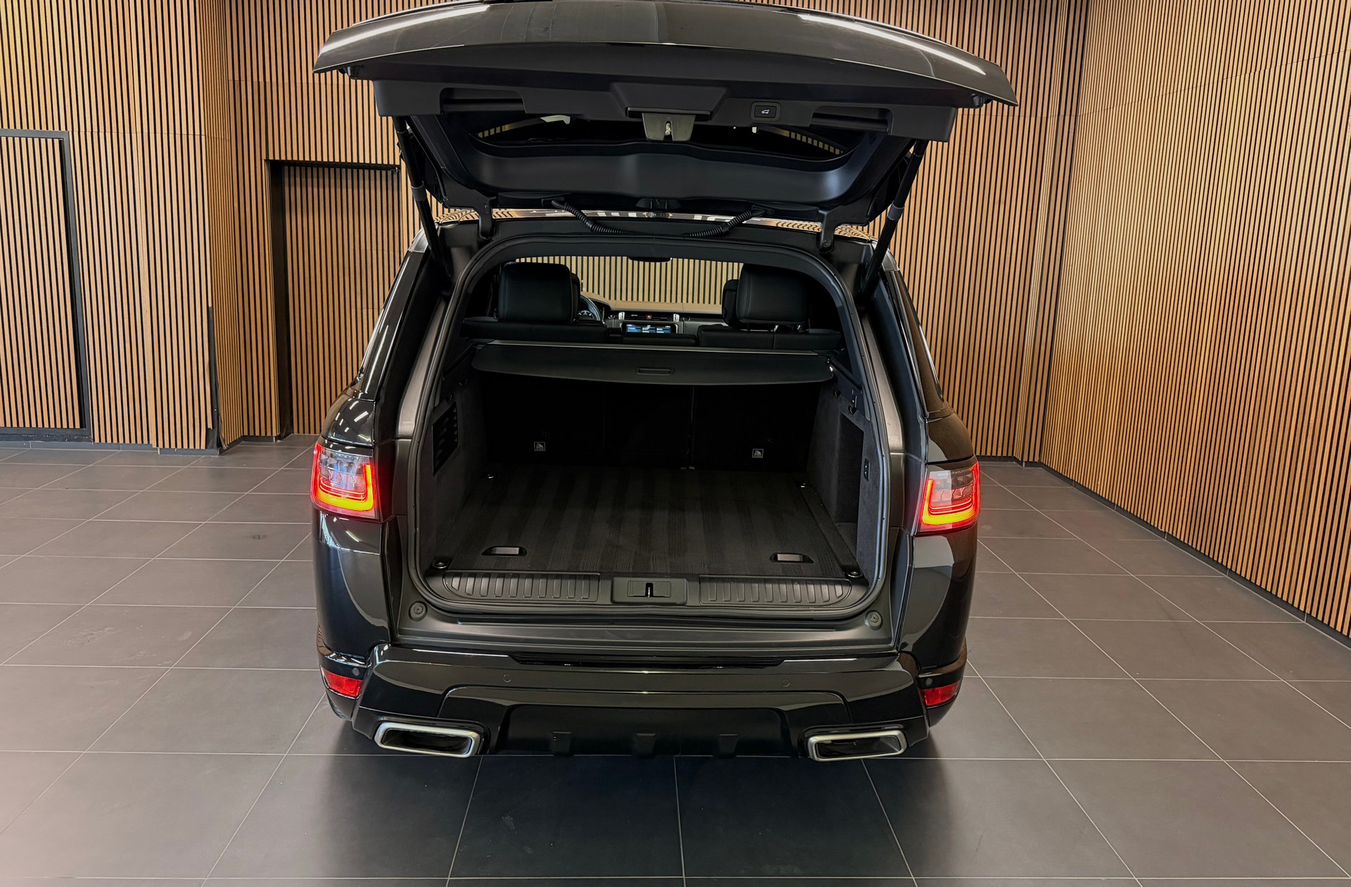 LAND ROVER Range Rover Sport D350 3.0D I6D | Santorini Black | 350PS | CH-Fzg. | CarVertical |-image-8