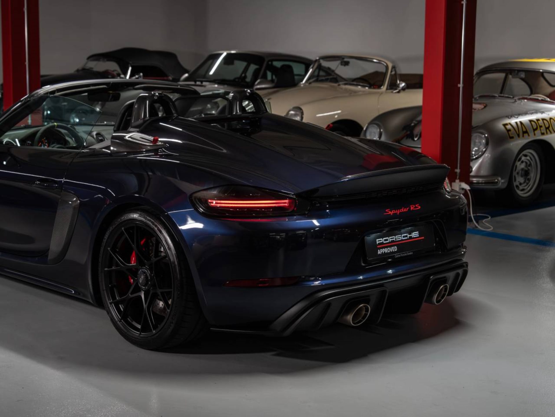 PORSCHE 718 Spyder RS (MY24)-image-25