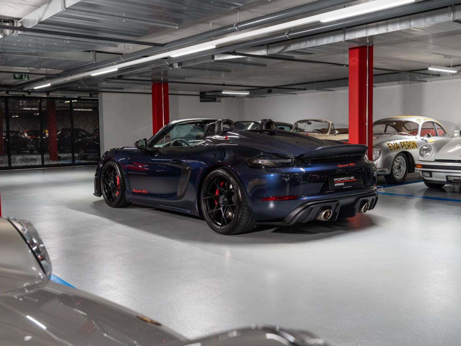 PORSCHE 718 Spyder RS (MY24)-showroom-element-2