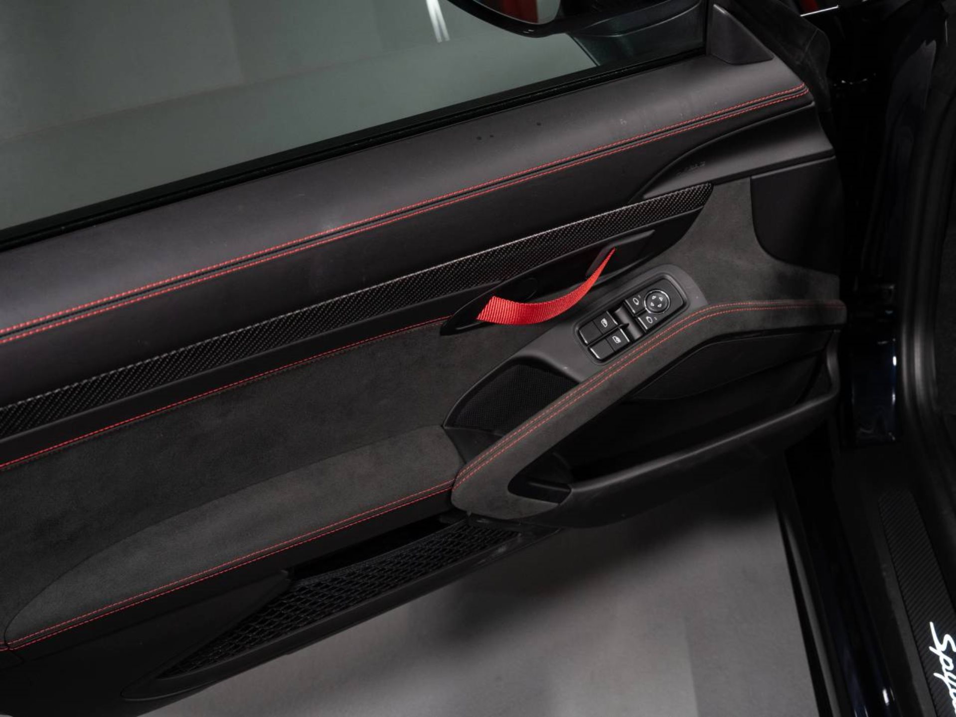 PORSCHE 718 Spyder RS (MY24)-image-21
