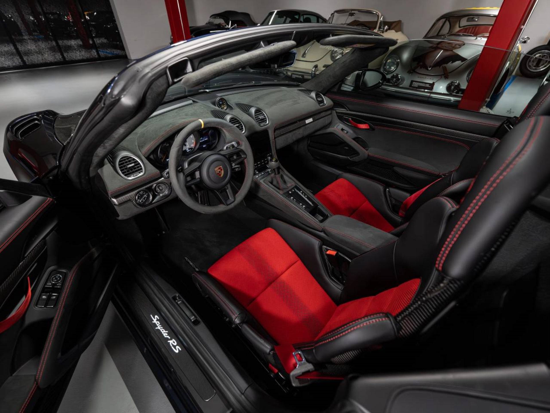 PORSCHE 718 Spyder RS (MY24)-image-26
